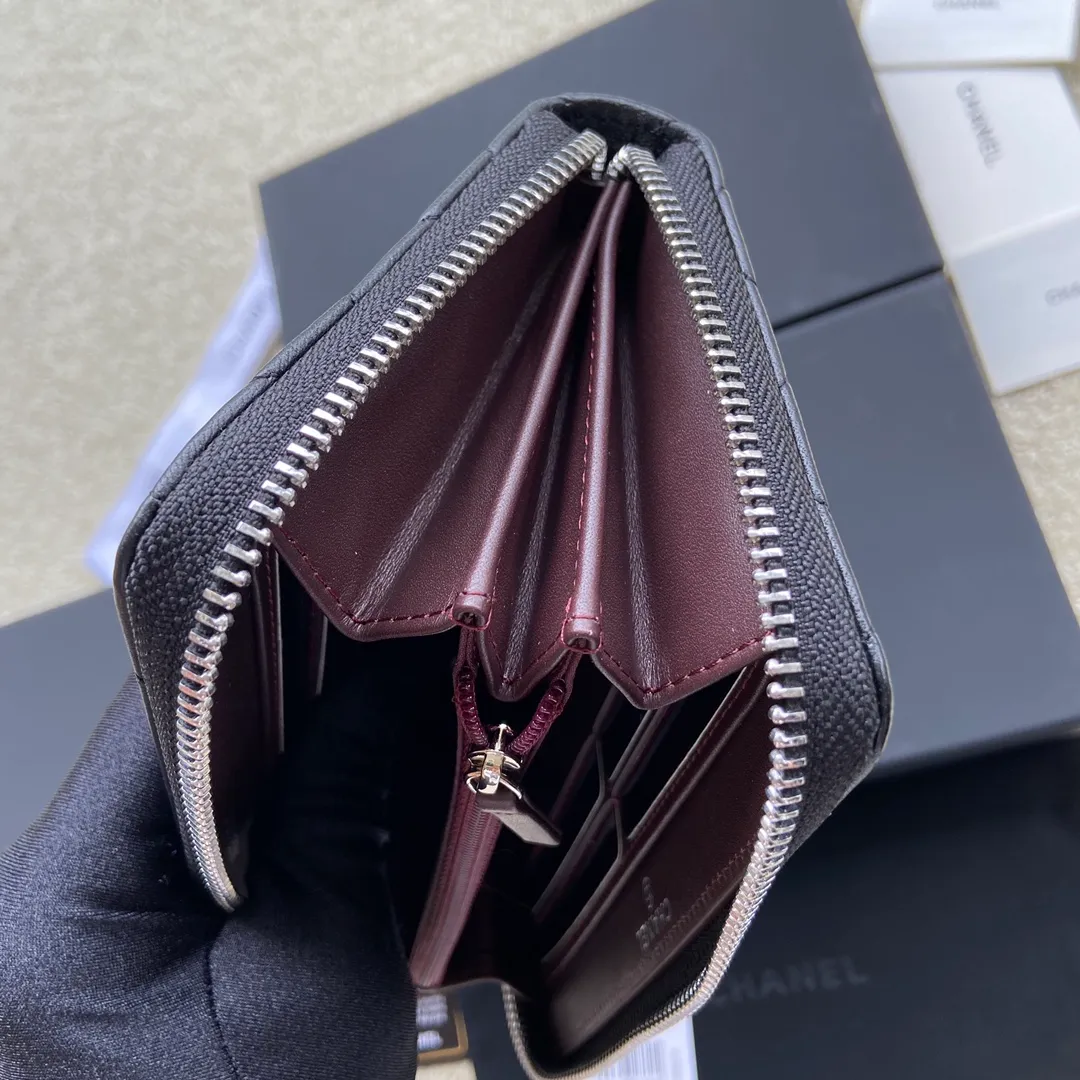 Xiaoxiang imported Italian lambskin Item number: A50097 💰: 460 Size: w19.5×h10.5×d2cm Color: black lambskin silver steel mark