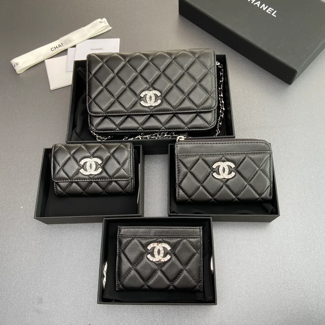 [Premium Hardware Original Leather] Xiaoxiang Series Quilted Card Holder with Iconic Metal Logo Silver-toned Metal Hardware, Special Italian Imported Leather Number: 3984 3986 3987 3985