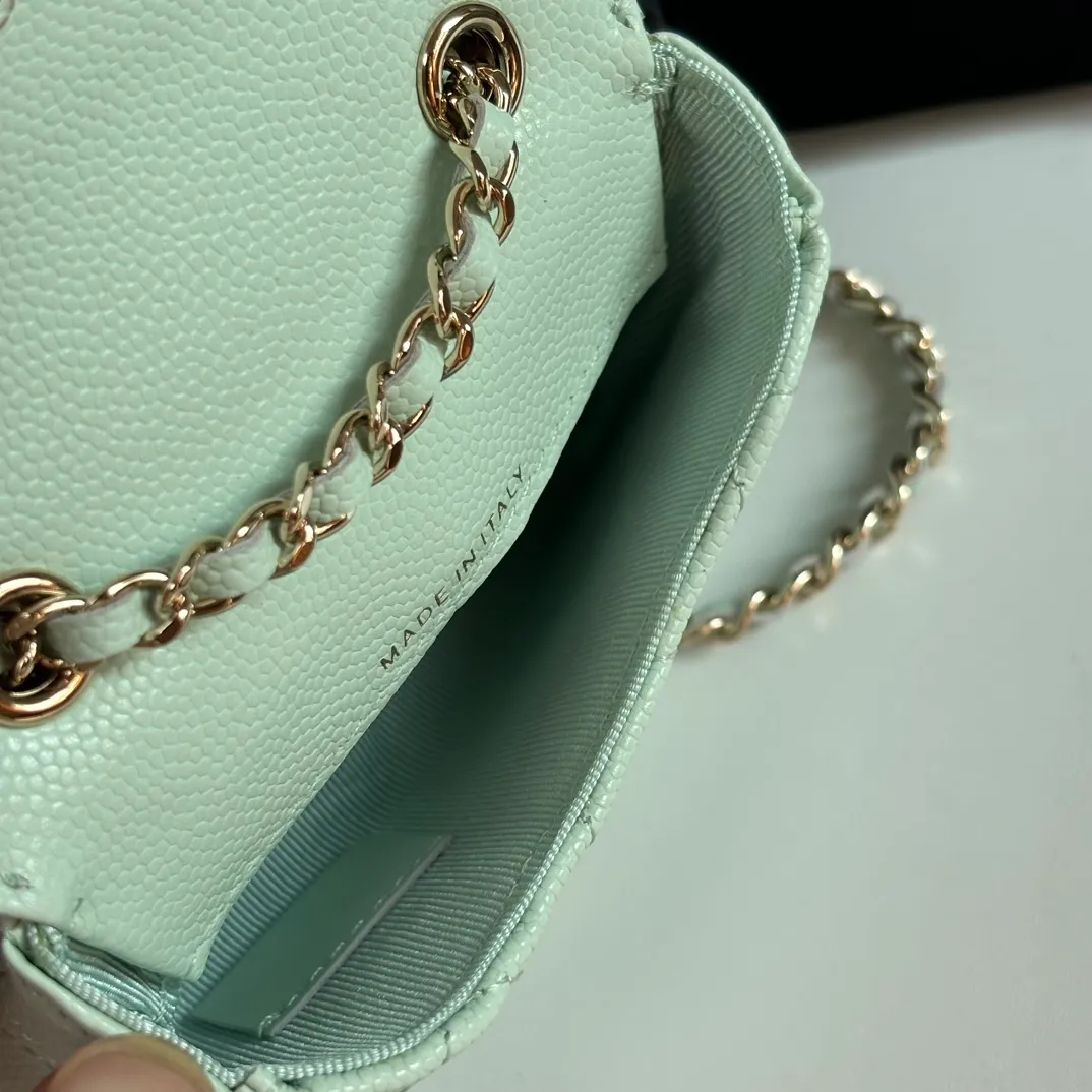 460💰 ❤️❤️❤️Ohanel's new waist bag has arrived. Original quality and beautiful details...AP4802Y size 10x8x3.5cm