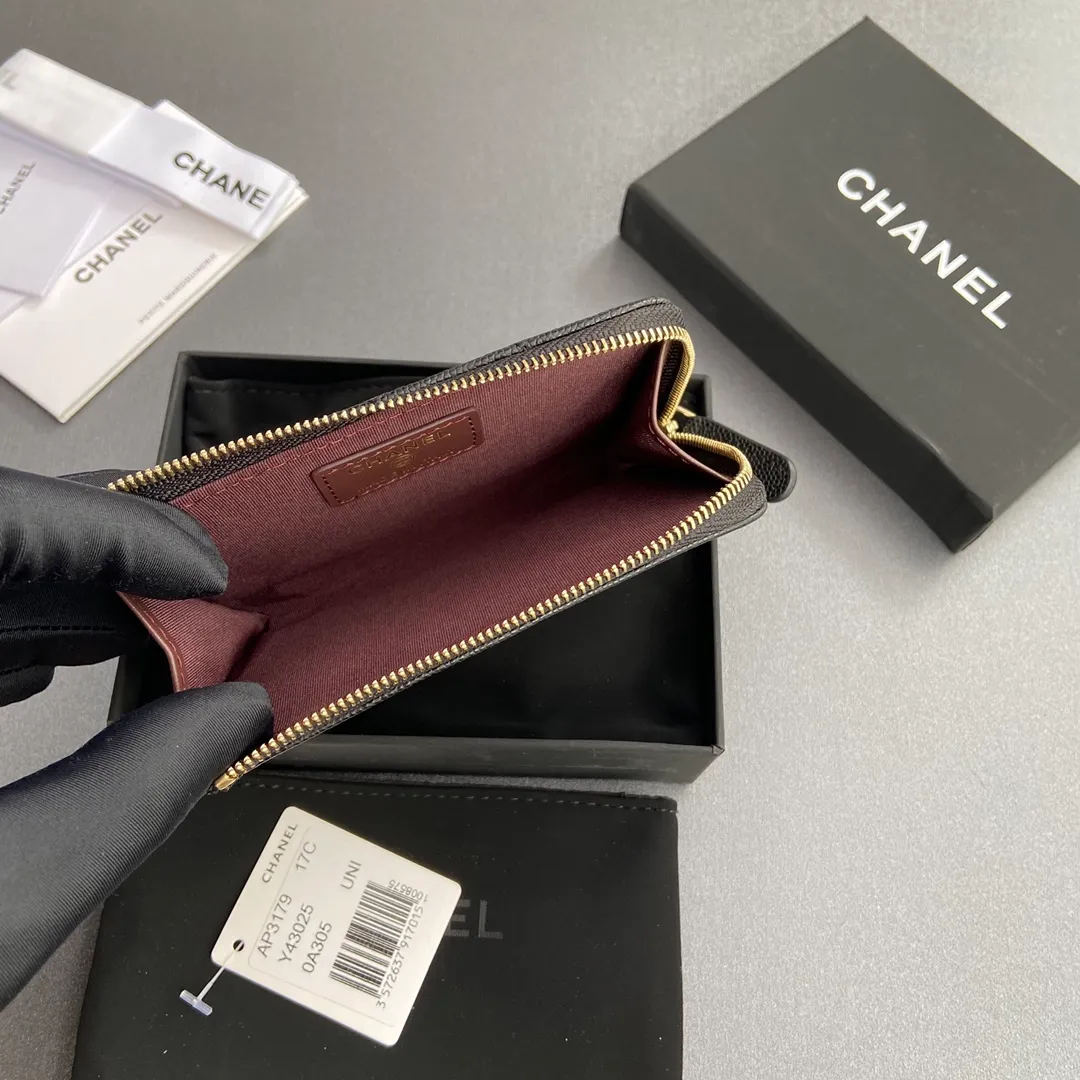 [Special grade hardware original leather] ¥320 Xiaoxiang small zipper bag card holder series Quilted card holder with iconic metal logo Gold tone metal hardware, special Italian imported leather 6 card slots, 1 small zipper bag No.: 3179 Size: w13×h9×2cm