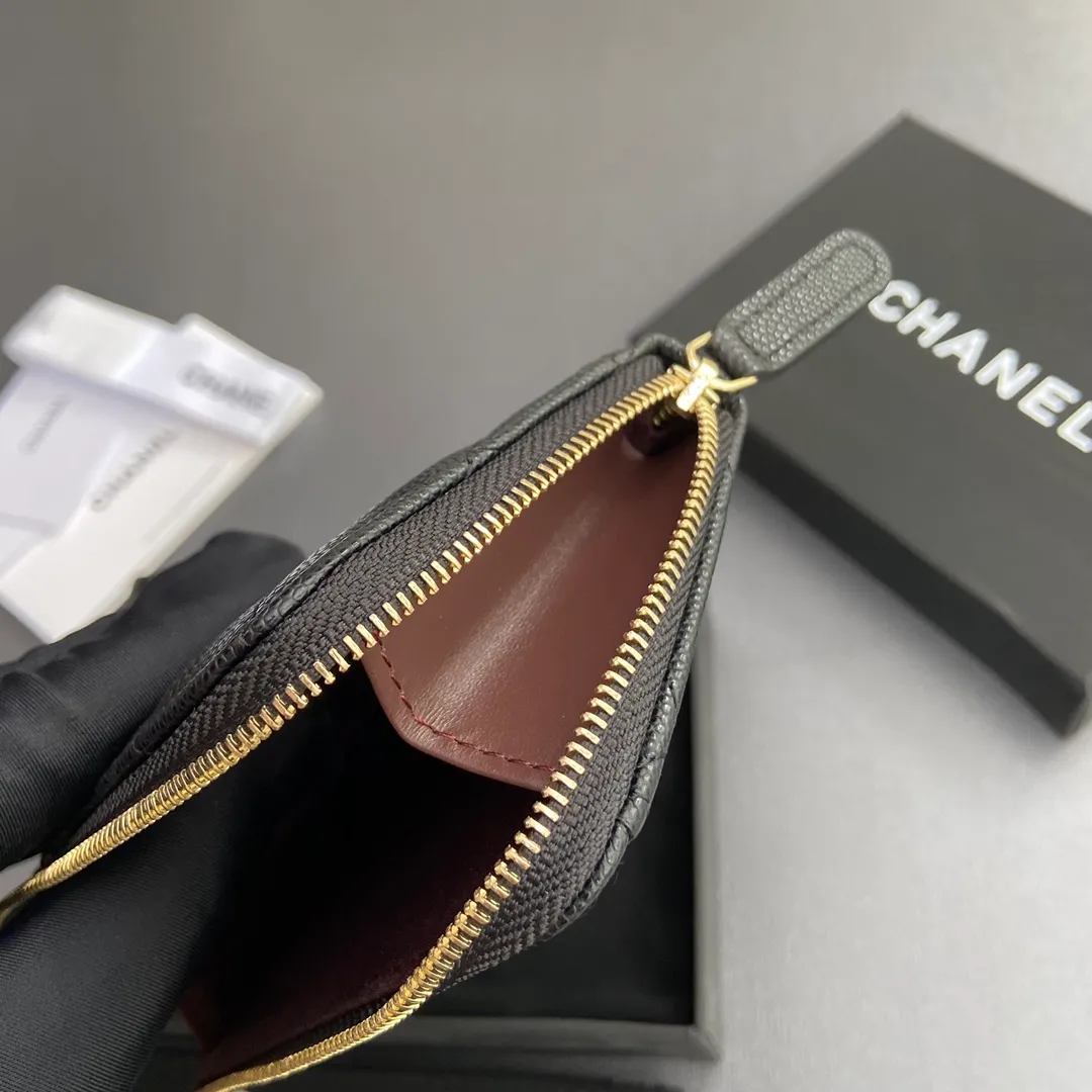 [Special grade hardware original leather] ¥320 Xiaoxiang small zipper bag card holder series Quilted card holder with iconic metal logo Gold tone metal hardware, special Italian imported leather 6 card slots, 1 small zipper bag No.: 3179 Size: w13×h9×2cm