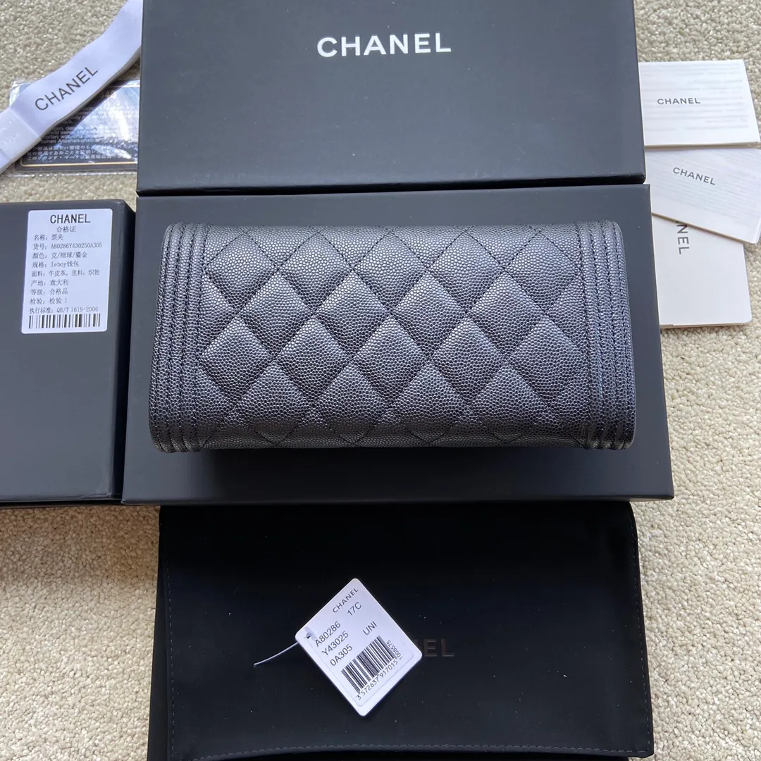 480💰Xiaoxiang imported Italian fine grain cowhide Item number: A80286 Size: w19×h10.5×d3cm Color: black fine ball pattern with gold mark