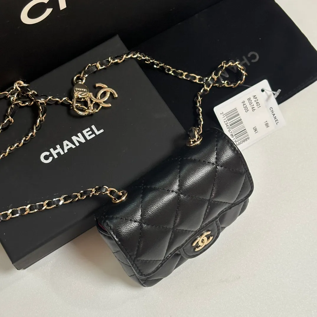 460💰 ❤️❤️❤️Ohanel's new waist bag has arrived. Original quality and beautiful details...AP4802Y size 10x8x3.5cm