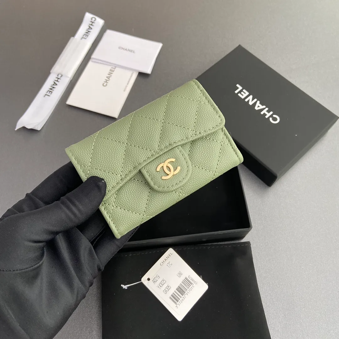 Xiaoxiang imported Italian leather Item number: AP438 (inner compartment with zipper) 💰: 280 Size: w11×h7cm Color: Greek green fine ball pattern gold steel mark
