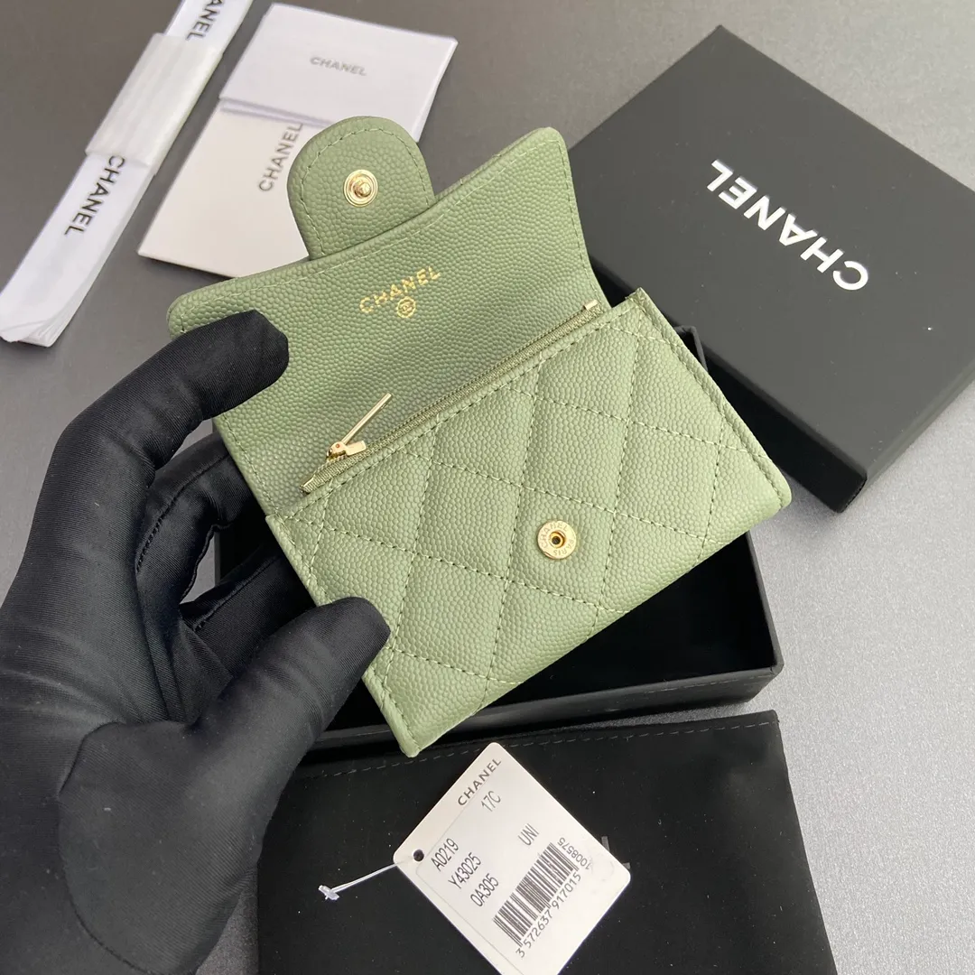 Xiaoxiang imported Italian leather Item number: AP438 (inner compartment with zipper) 💰: 280 Size: w11×h7cm Color: Greek green fine ball pattern gold steel mark