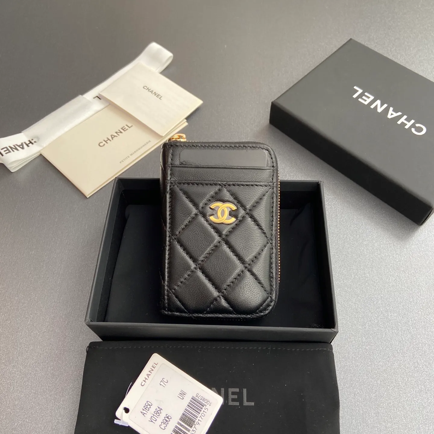 [Special grade hardware original leather] ¥280 Xiaoxiang small zipper bag card holder series with iconic metal logo, gold tone metal hardware, special Italian imported leather 2 card slots wallet bag, 4 card slots No.: 1650 Black sheepskin gold steel mark Size: w11×h7.5×2cm