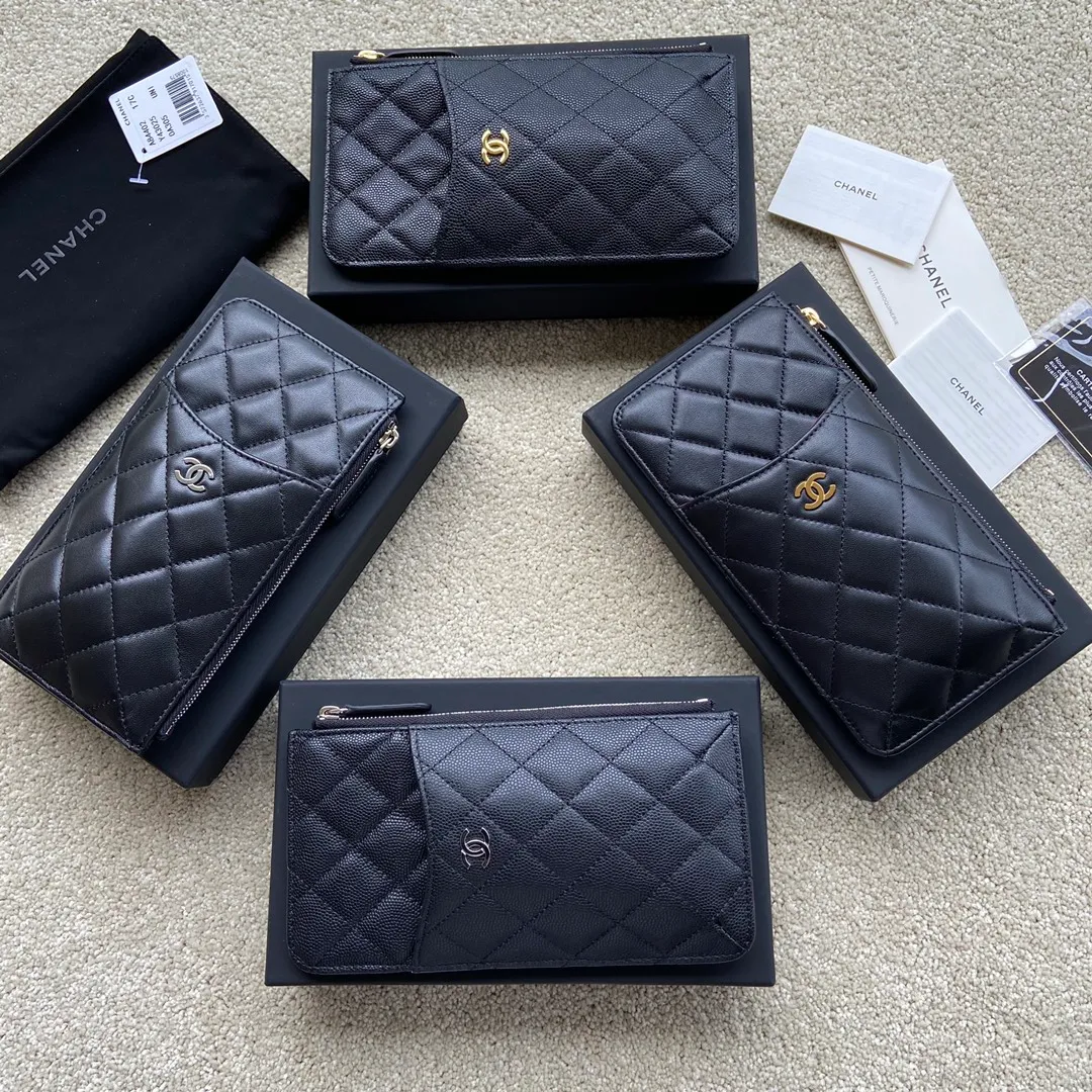 Item number: A84402 Price: 400 Can hold mobile phone card holder and change