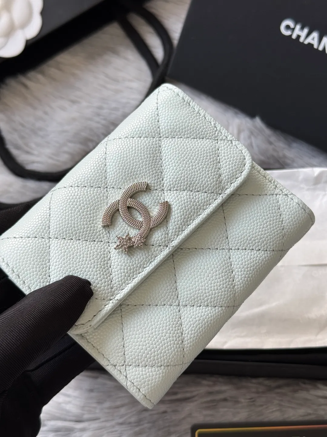 💰480💰 4050 autumn five-pointed star new tri-fold wallet chanel caviar cowhide made with rhombus pattern original quality. Exclusive real shot There is a coin bag inside that can hold hundred-yuan bills, coins and credit cards Number: 4810 Size: 10.5x11.5x3cm.