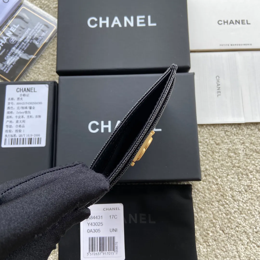 220💰Xiaoxiang imported Italian fine grain calfskin Item number: A84431 Size: w11×h7.5 Color: black fine ball pattern gold steel mark