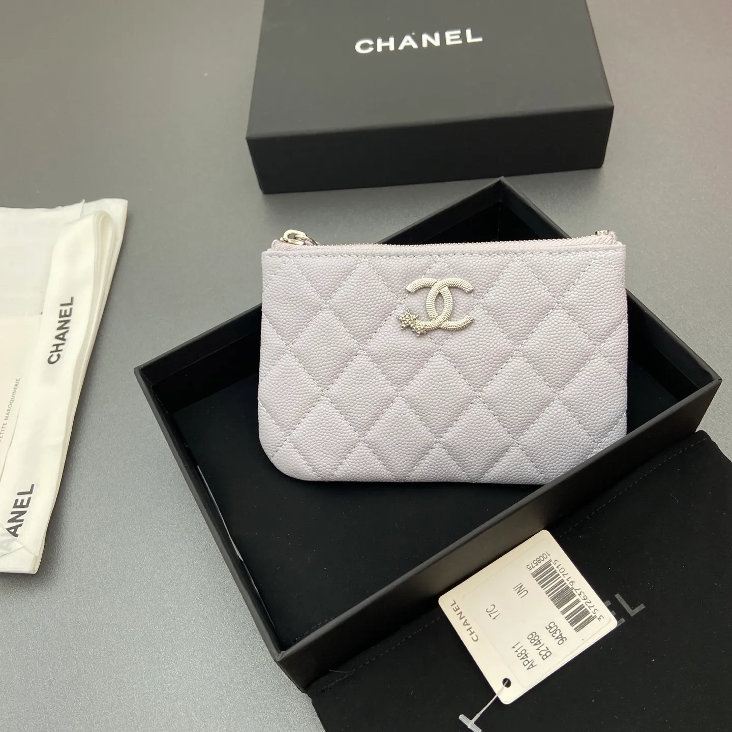 25b new series caviar cowhide with stars ⭐logo shiny blingblibg~ coin purse series Item number: A 4811 Price: 320 Size: w15×8.5cm Color: light purple fine ball pattern silver star hardware