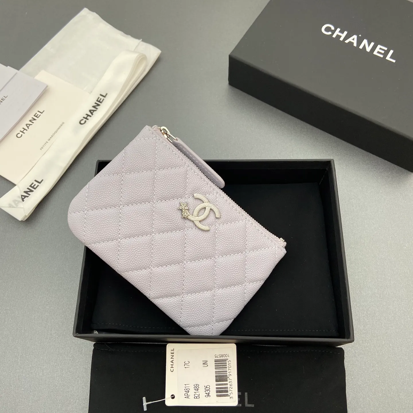 25b new series caviar cowhide with stars ⭐logo shiny blingblibg~ coin purse series Item number: A 4811 Price: 320 Size: w15×8.5cm Color: light purple fine ball pattern silver star hardware