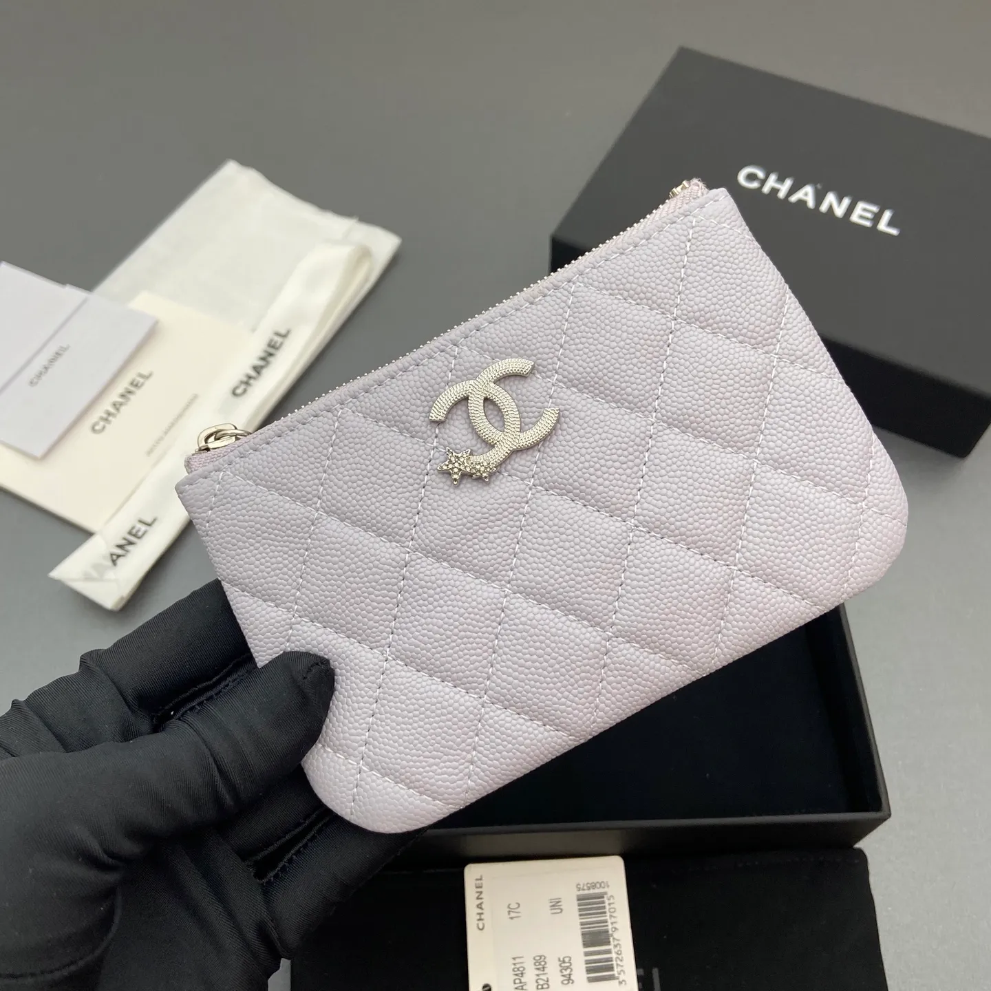 25b new series caviar cowhide with stars ⭐logo shiny blingblibg~ coin purse series Item number: A 4811 Price: 320 Size: w15×8.5cm Color: light purple fine ball pattern silver star hardware