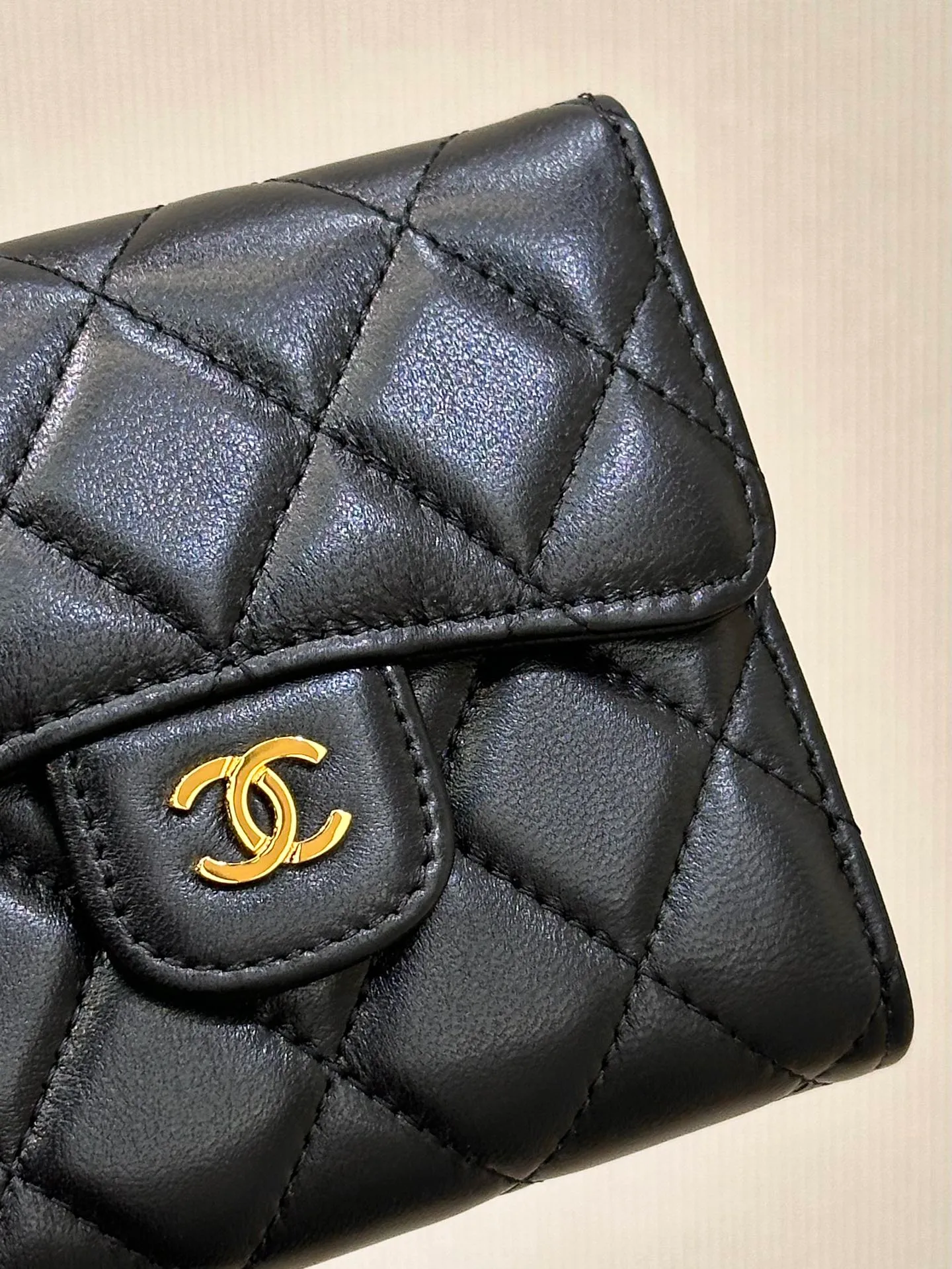 82288 Let’s take a look at the actual sheepskin and give it a feel. I don’t know what kind of language I need to express it in. In short: 100% guaranteed. The leather is top-quality Italian mixed-breed lambskin, fetal sheepskin! High-end texture experience!