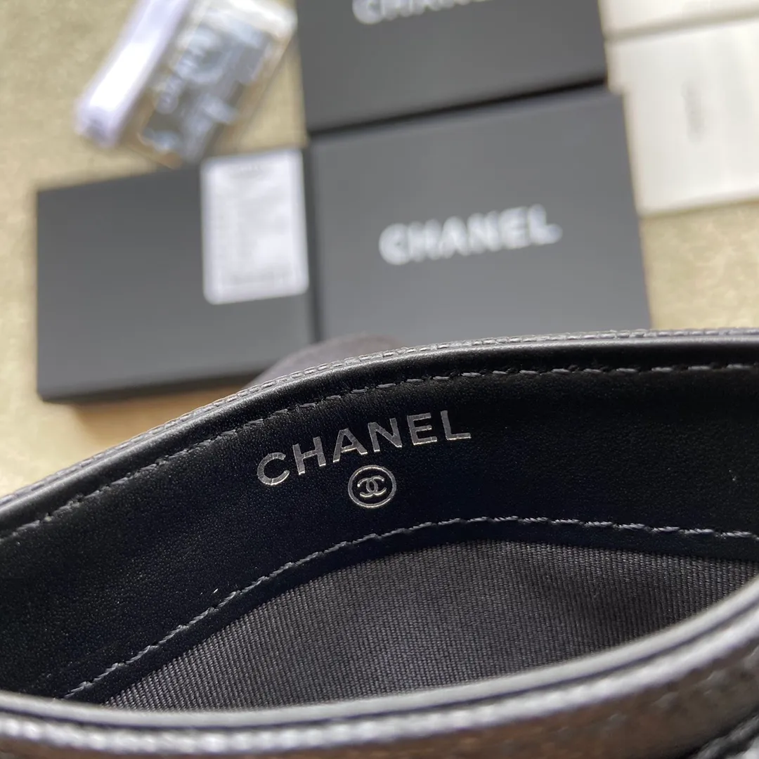 220💰Xiaoxiang imported Italian fine grain calfskin Item number: A84431 Size: w11×h7.5 Color: black fine ball pattern silver steel mark