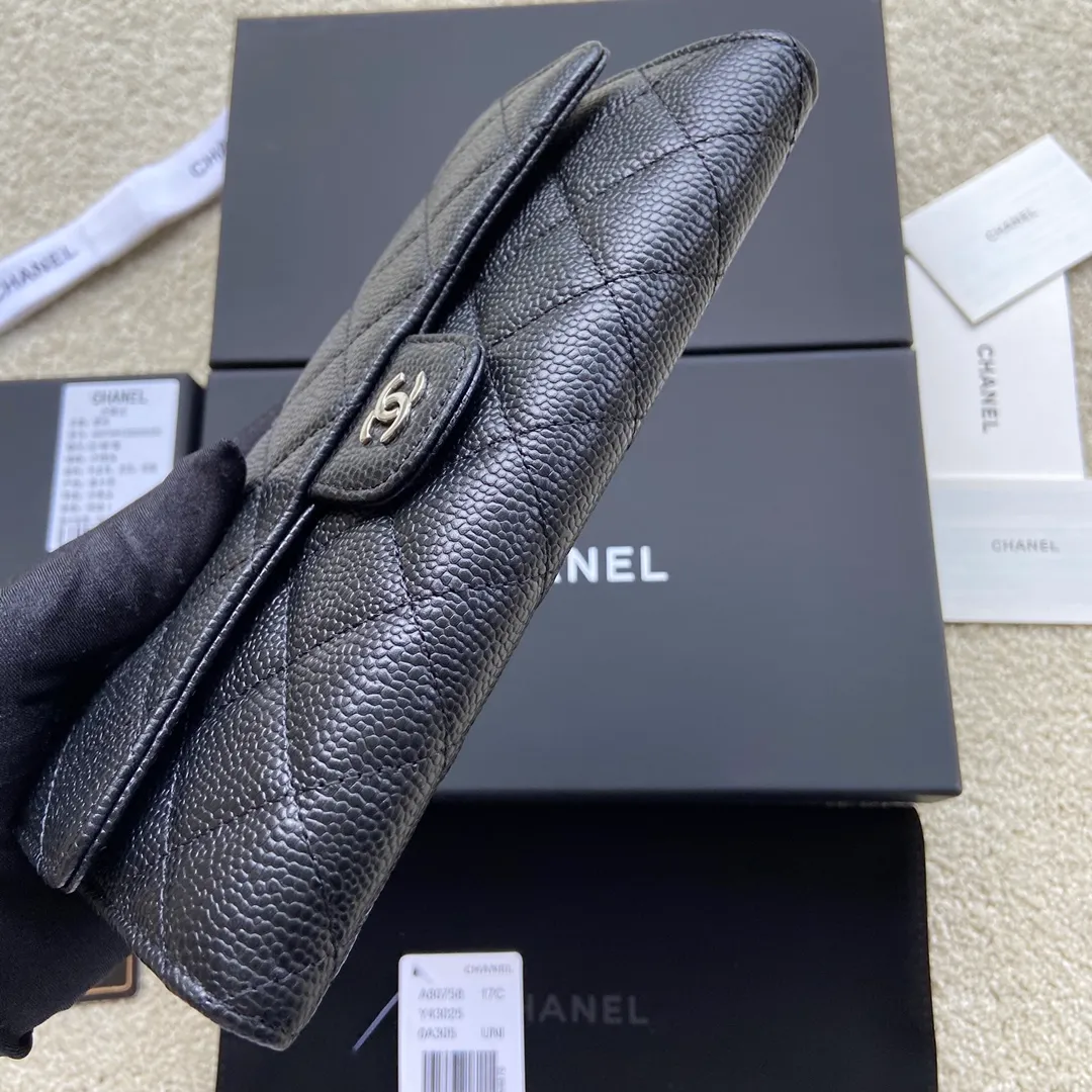 460💰Xiaoxiang imported Italian grained calfskin Item number: A80758 Size: w19×h10.5×3cm Color: black ball grain leather with silver steel mark