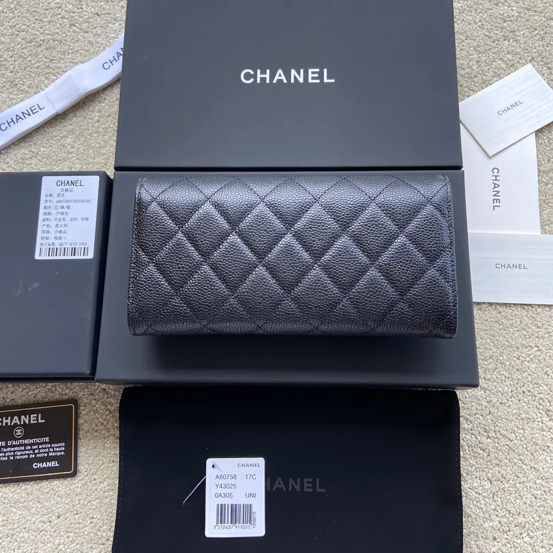 460💰Xiaoxiang imported Italian grained calfskin Item number: A80758 Size: w19×h10.5×3cm Color: black ball grain leather with silver steel mark