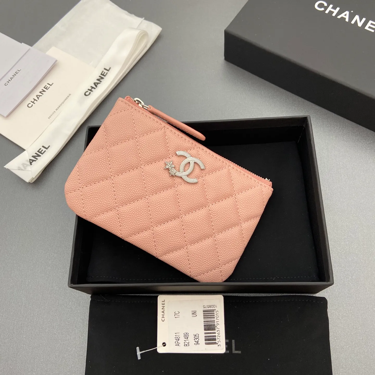 25b new series caviar cowhide with stars ⭐logo shiny blingblibg~ coin purse series Item number: A 4811 Price: 320 Size: w15×8.5cm Color: pink fine ball pattern silver star hardware