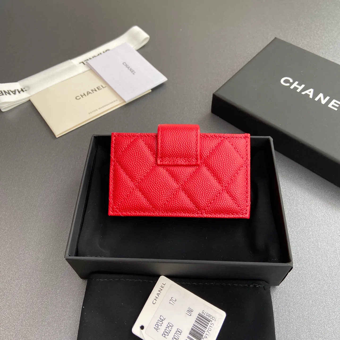 [Special grade hardware original leather] ¥400 Small fragrant organ multi-card slot card holder series with iconic metal logo Gold tone metal hardware, special Italian imported leather 6 card slots No.: 0342 Big red fine ball pattern golden steel mark Size: w10×h6×2cm