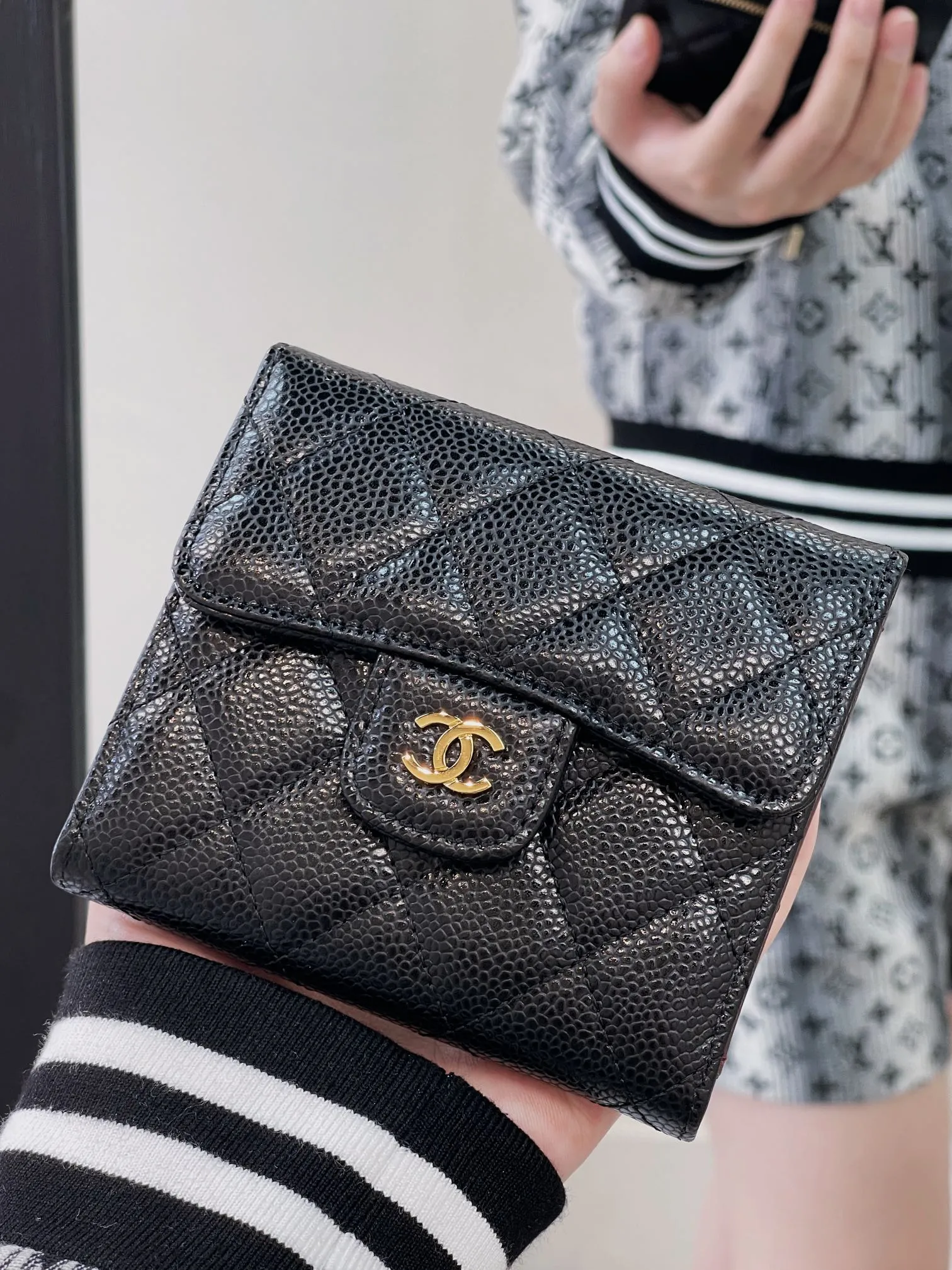 82288 CF black gold caviar upper body picture real shot