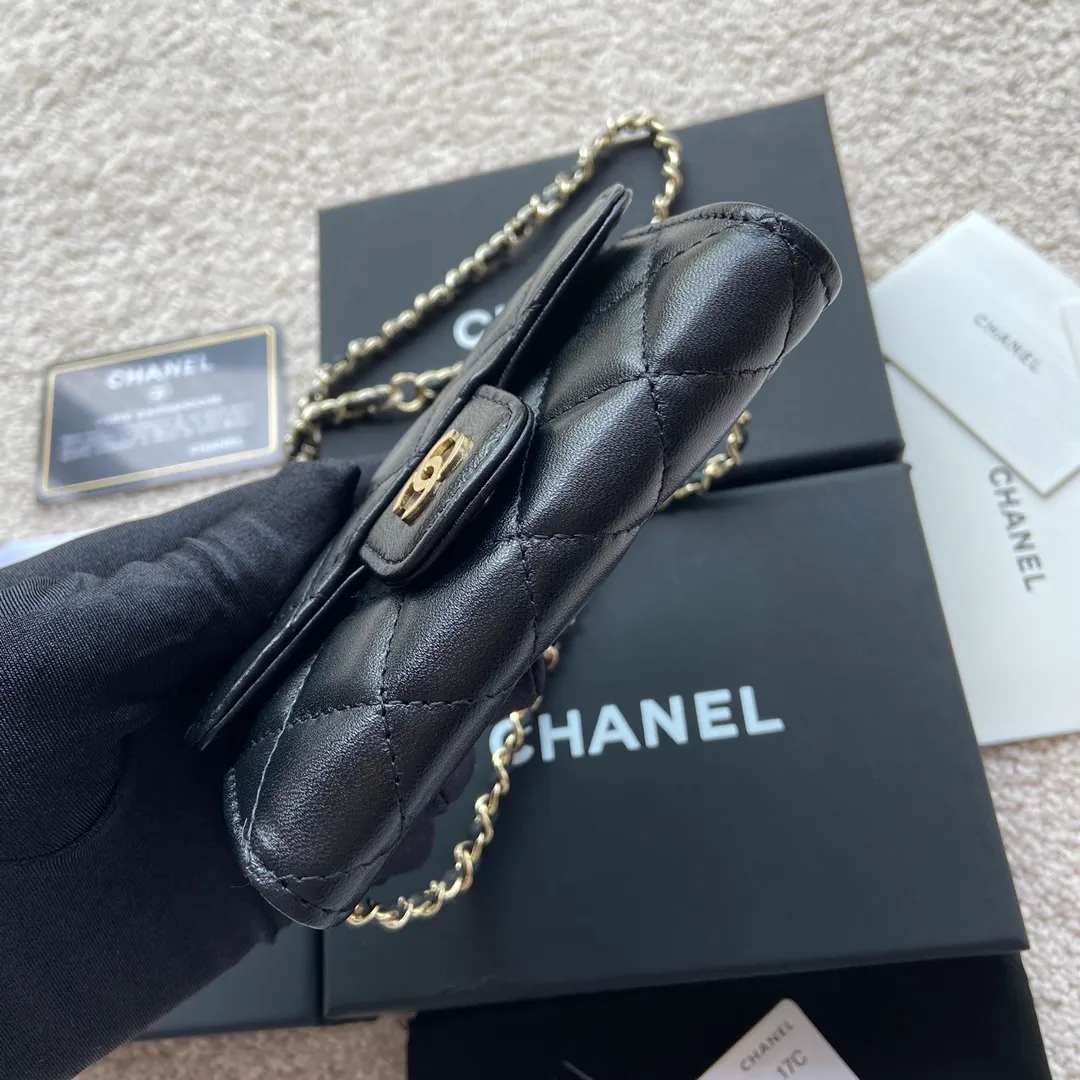 Xiaoxiang imported Italian leather Item number: AP3966 /A81081 (chain small card holder) Price: 420 Size: w11×h7cm Color: black sheepskin gold steel mark