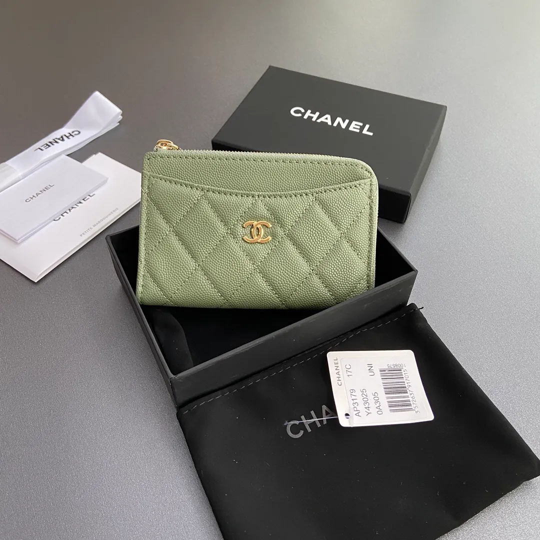 [Special grade hardware original leather] ¥320 Xiaoxiang small zipper bag card holder series Quilted card holder with iconic metal logo Gold tone metal hardware, special Italian imported leather 6 card slots, 1 small zipper bag No.: 3179 Greek green thin ball gold Size: w13×h9×2cm