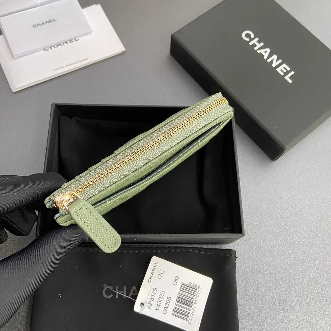 [Special grade hardware original leather] ¥320 Xiaoxiang small zipper bag card holder series Quilted card holder with iconic metal logo Gold tone metal hardware, special Italian imported leather 6 card slots, 1 small zipper bag No.: 3179 Greek green thin ball gold Size: w13×h9×2cm