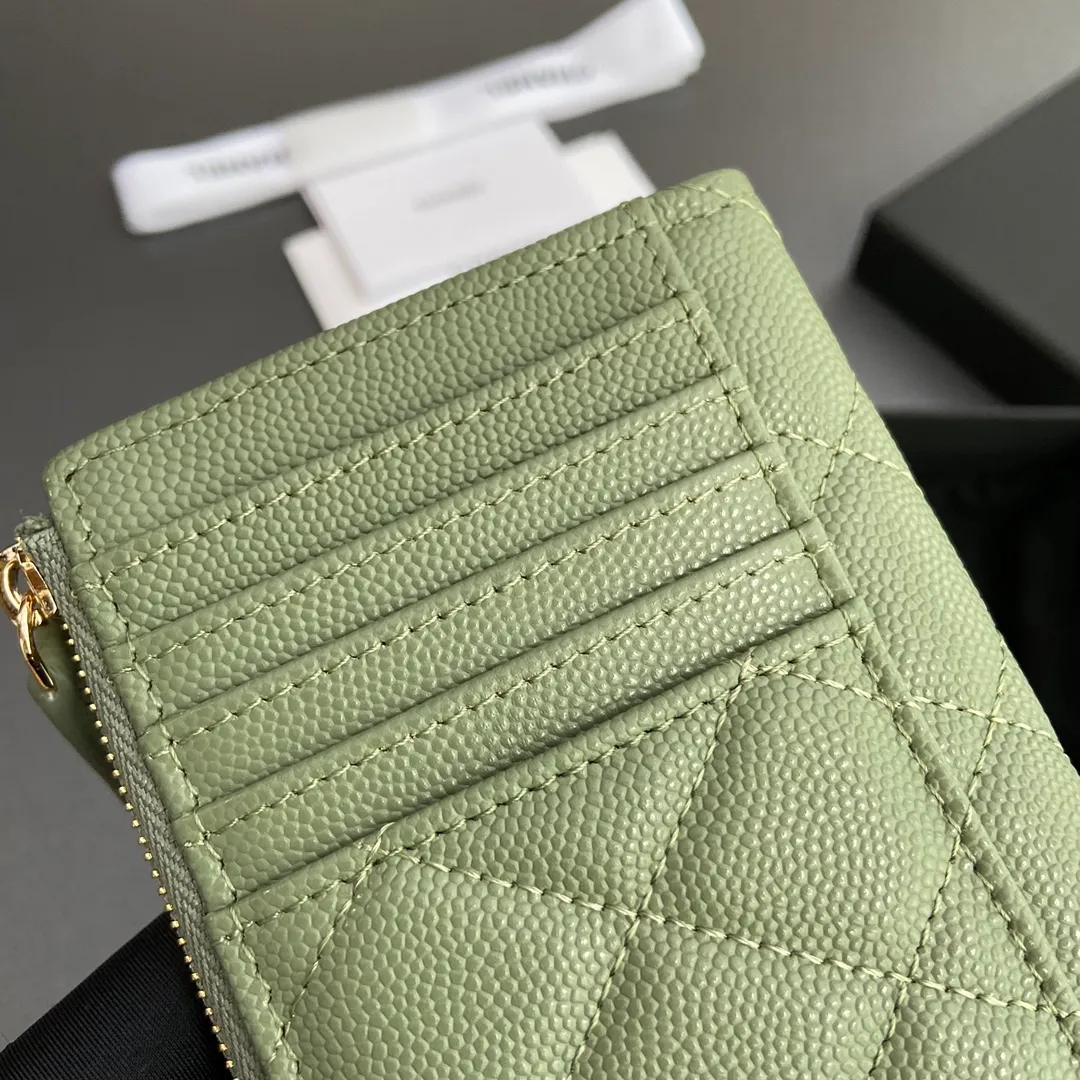 [Special grade hardware original leather] ¥320 Xiaoxiang small zipper bag card holder series Quilted card holder with iconic metal logo Gold tone metal hardware, special Italian imported leather 6 card slots, 1 small zipper bag No.: 3179 Greek green thin ball gold Size: w13×h9×2cm