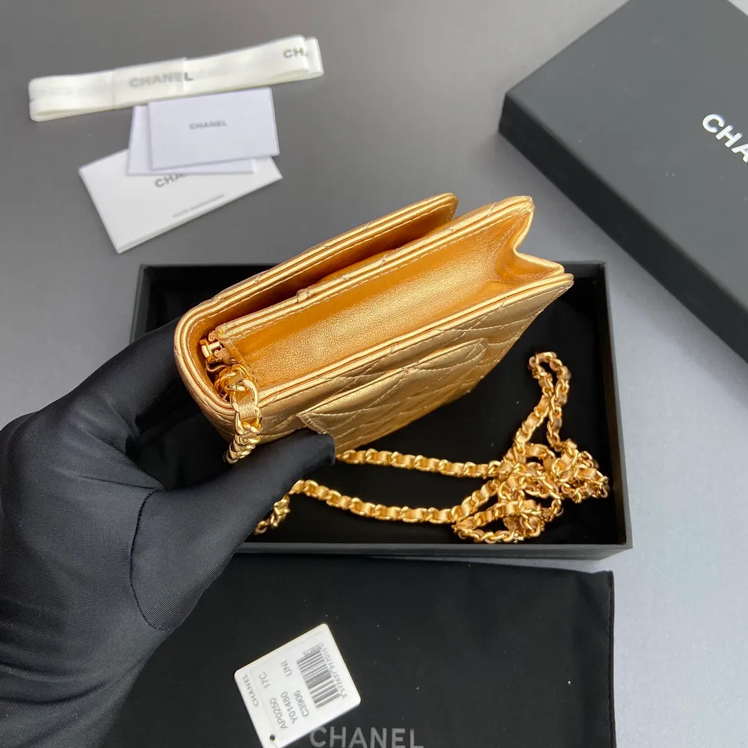 Xiaoxiang imported Italian lambskin Item number: A0250 💰: 640 Size: w20×h13×d3.5cm Color: golden sheepskin golden steel mark