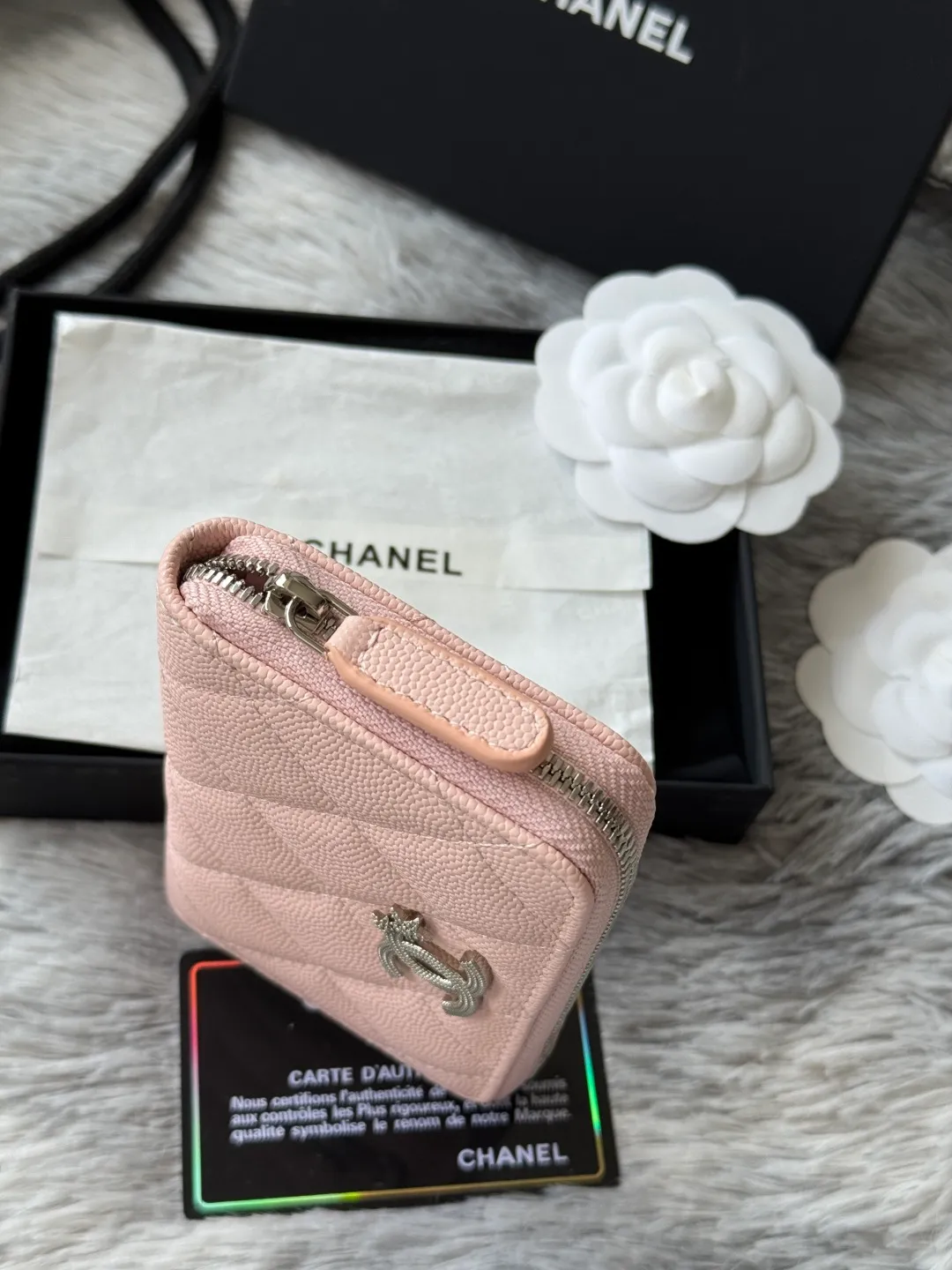 💰360💰 4050 autumn new product zipper small coin purse with zipper inside chanel small zipper card holder with new luogo zipper compartment inside made of caviar cowhide original quality credit card holder number: 4815 size: 11x7.5x2cm