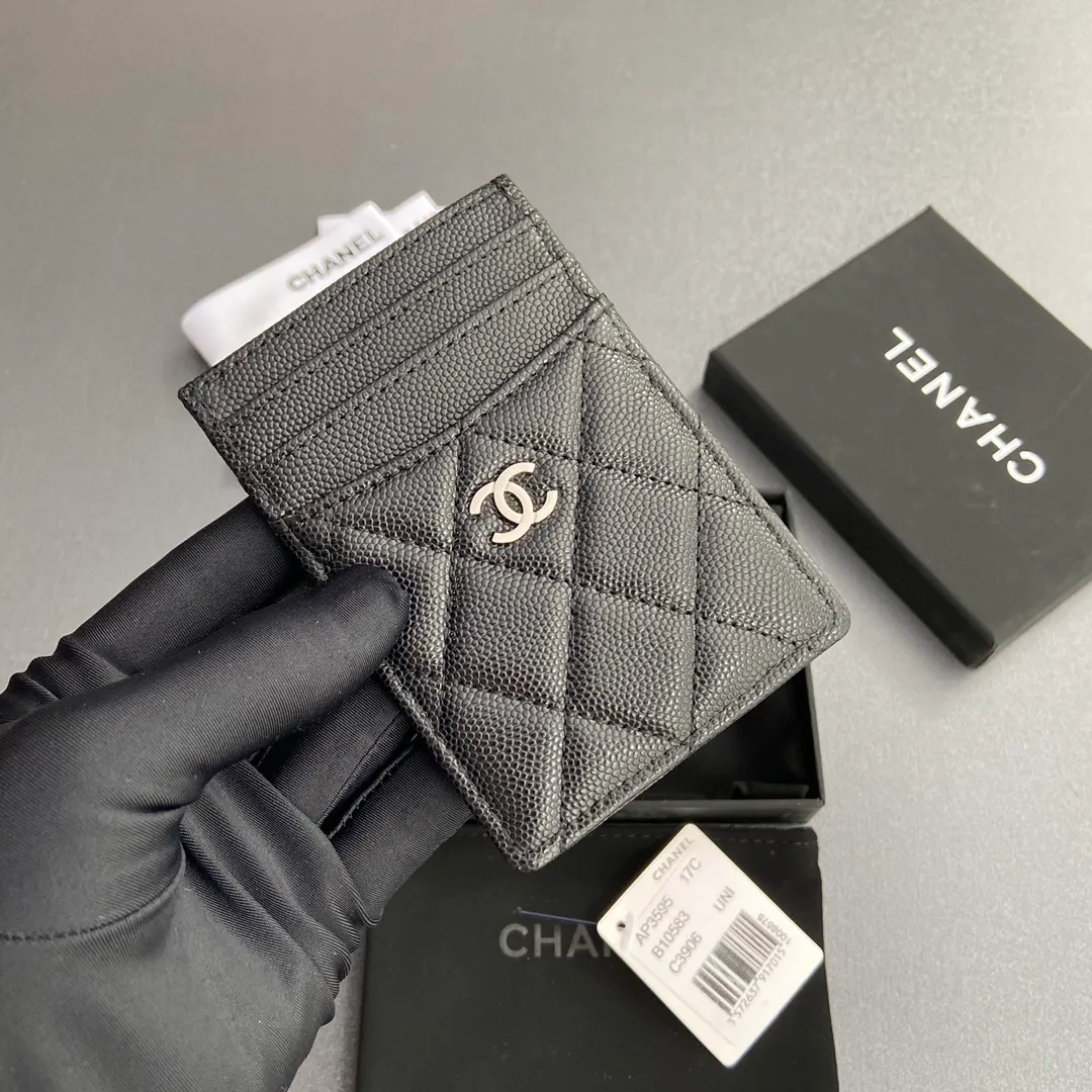 [Special grade hardware original leather] ¥260 Xiaoxiang card holder series Quilted card holder with iconic metal logo Silver tone metal hardware, exclusive Italian imported leather 5 card slots No.: 3595 Size: w8×11.5cm