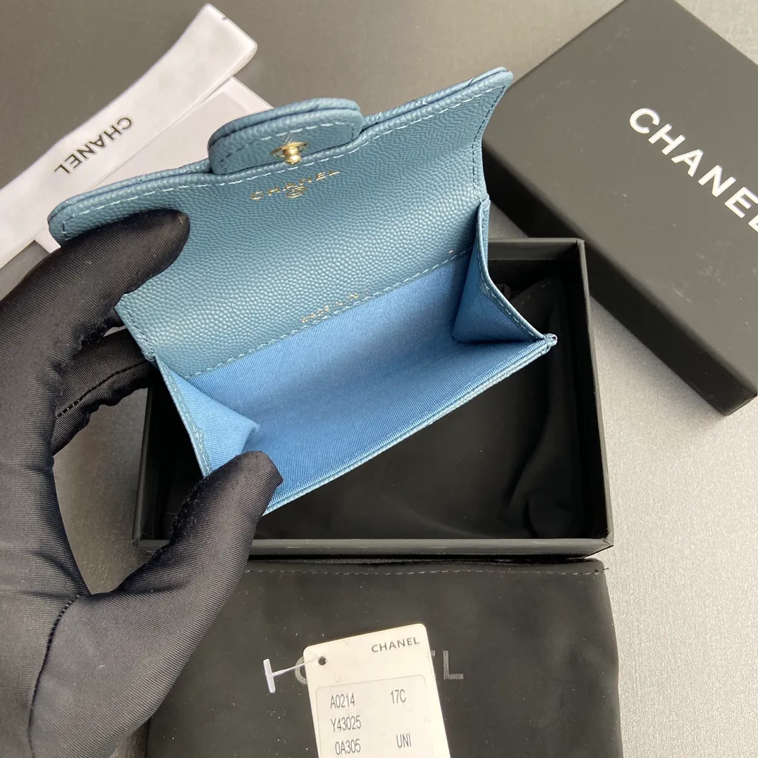 260💰Xiaoxiang imported Italian leather Item number: AP428 Size: w11×h7cm Color: Haze blue fine ball pattern golden steel mark