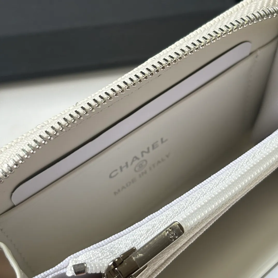 360💰 New product ❤️❤️❤️CH@NEL small zipper card holder💦 with new luogo, zipper compartment inside, original quality, beautiful details, model number AP9630, size 11*7.5*2cm