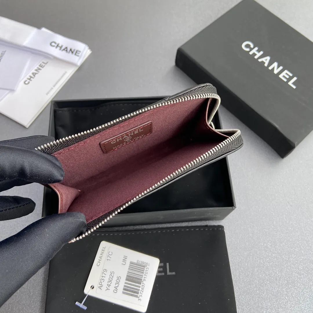 [Special grade hardware original leather] ¥320 Xiaoxiang small zipper bag card holder series Quilted card holder with iconic metal logo Silver tone metal hardware, special Italian imported leather 6 card slots, 1 small zipper bag No.: 3179 Size: w13×h9×2cm