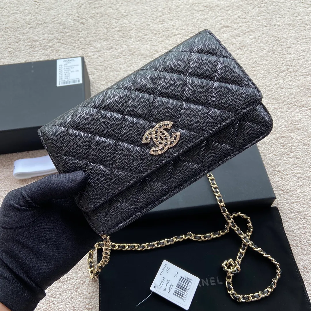 Xiaoxiang imported Italian grained calfskin Item number: AP5468 💰:800 Size: w20×h13×d3.5cm Color: black fine ball pattern light gold