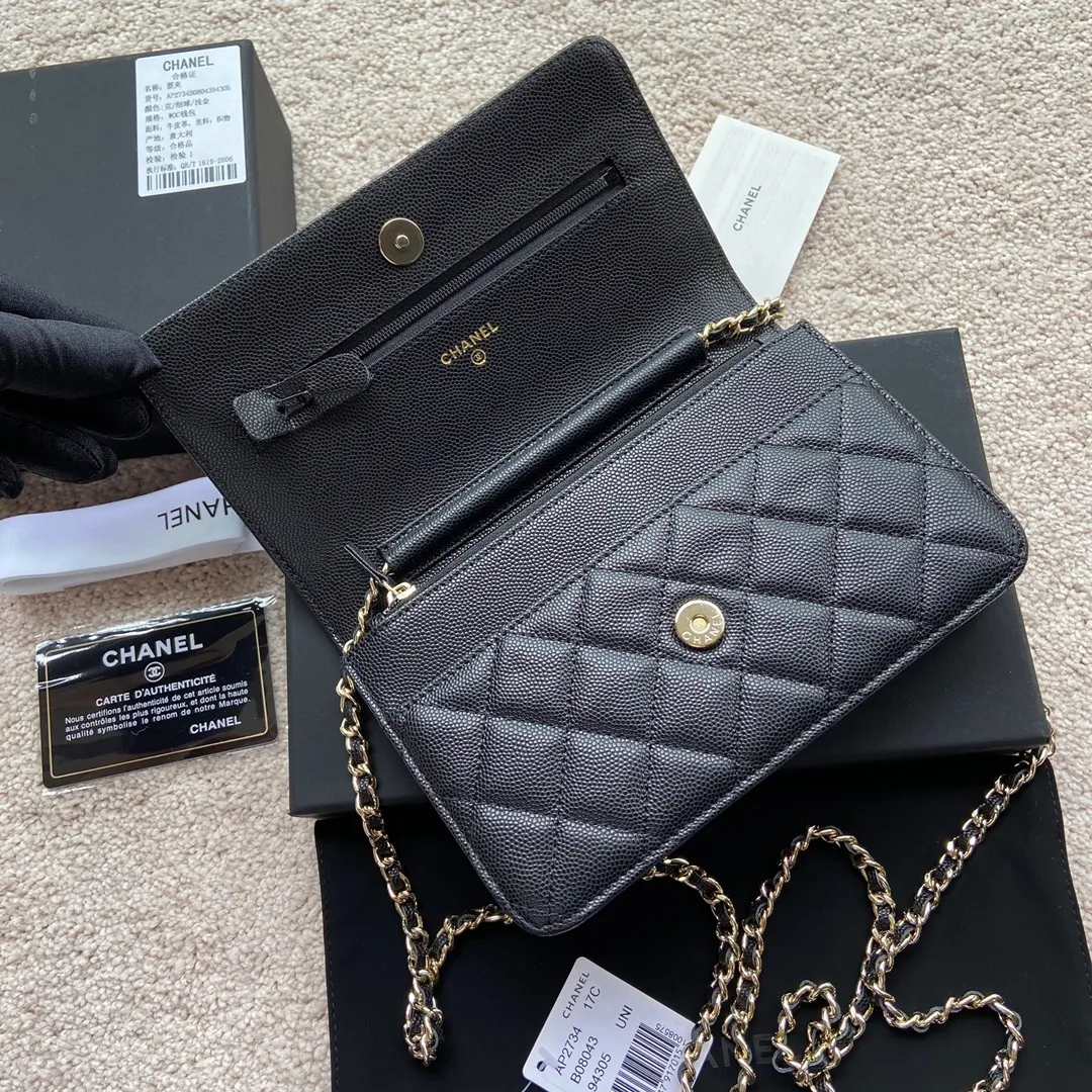 Xiaoxiang imported Italian grained calfskin Item number: AP5468 💰:800 Size: w20×h13×d3.5cm Color: black fine ball pattern light gold