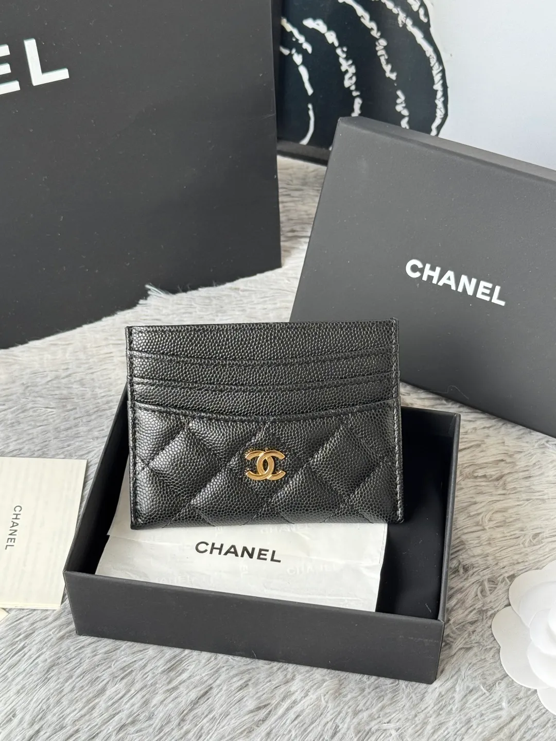 💰240💰 chanel 2025 new product card holder lambskin, seven card slots, can hold change, imported Italian lambskin + hardware logo, so beautiful, love it. The color is as shown in the picture, easy and fast storage, mini card holder No.: AP8944 Size: w11×h10cm