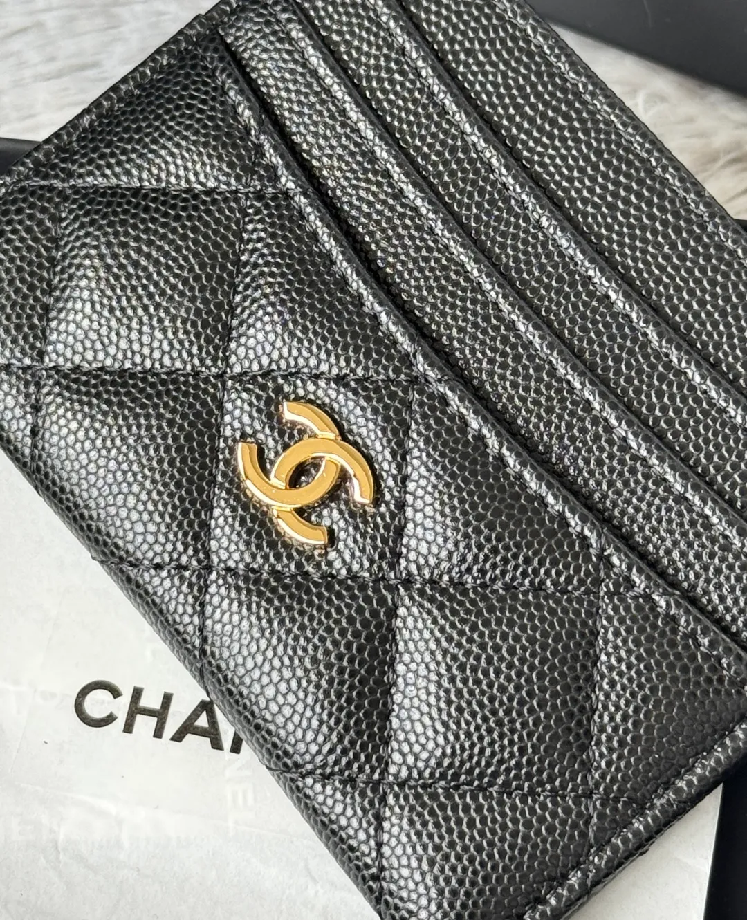 💰240💰 chanel 2025 new product card holder lambskin, seven card slots, can hold change, imported Italian lambskin + hardware logo, so beautiful, love it. The color is as shown in the picture, easy and fast storage, mini card holder No.: AP8944 Size: w11×h10cm