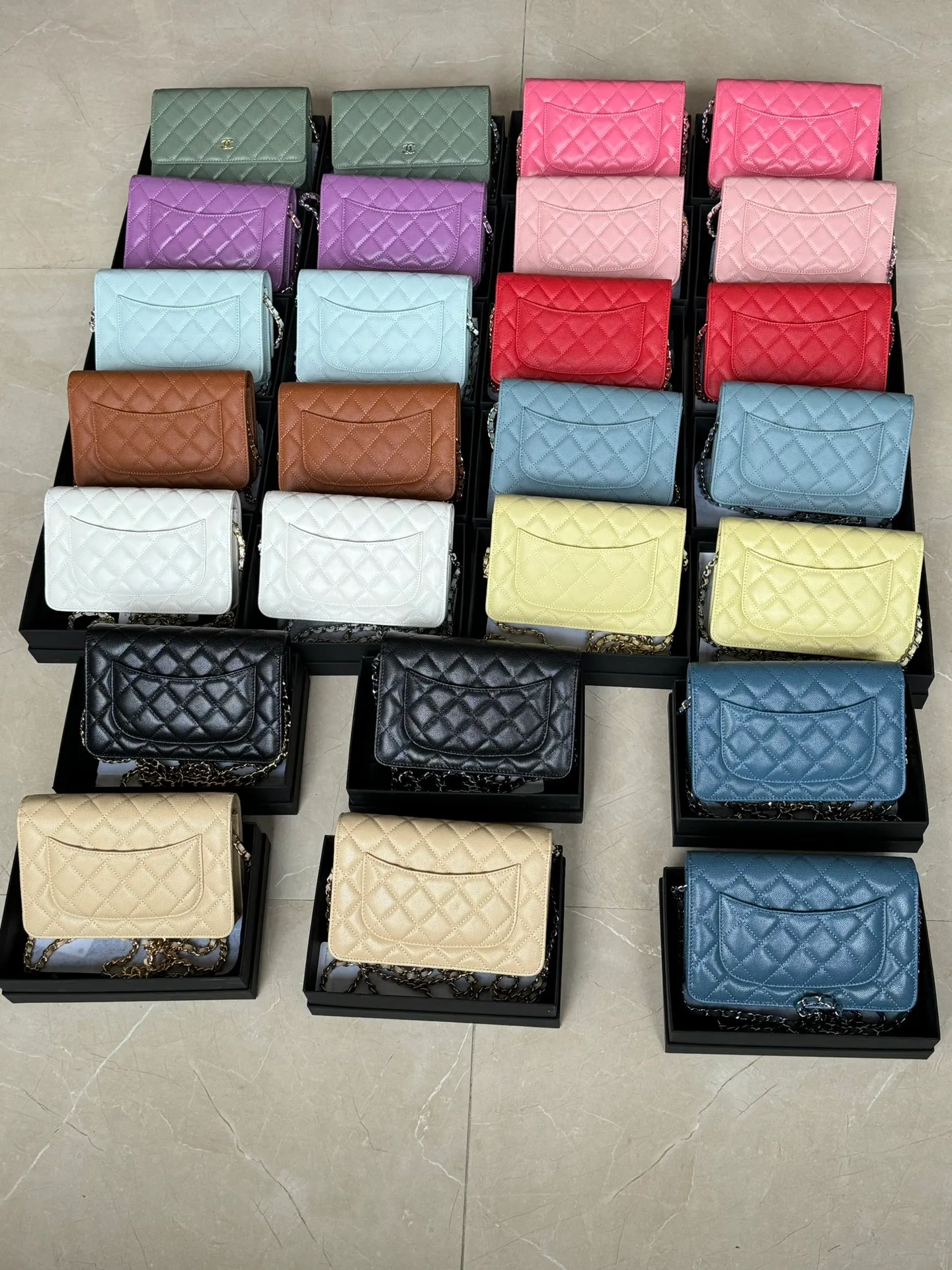Magnetic buckle model 2050 Caviar C𝕙𝕒𝕟𝕖𝕝 entry-level classic model 𝑾𝒐𝒄 (magnetic buckle) fortune bag gold buckle, silver buckle thirteen colors