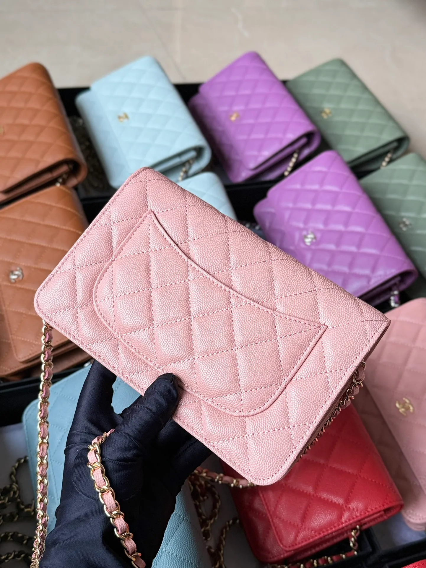 Magnetic buckle model 2050 Caviar C𝕙𝕒𝕟𝕖𝕝 entry-level classic model 𝑾𝒐𝒄 (magnetic buckle) fortune bag gold buckle, silver buckle thirteen colors