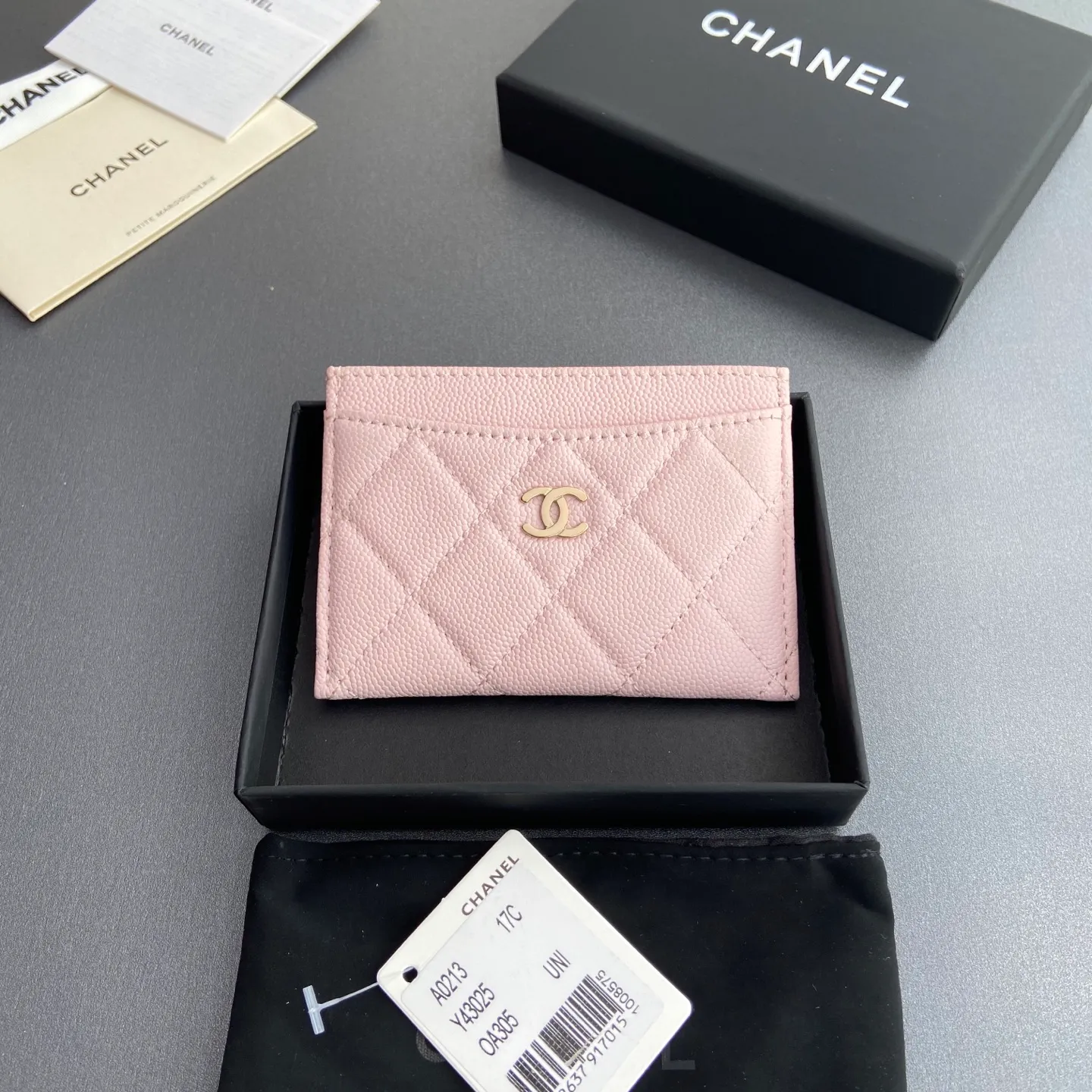 Xiaoxiang imported Italian leather Item No.: A31510 0213 Price: 190 Size: w11×h7.5cm Color: Light pink ball pattern light gold steel mark
