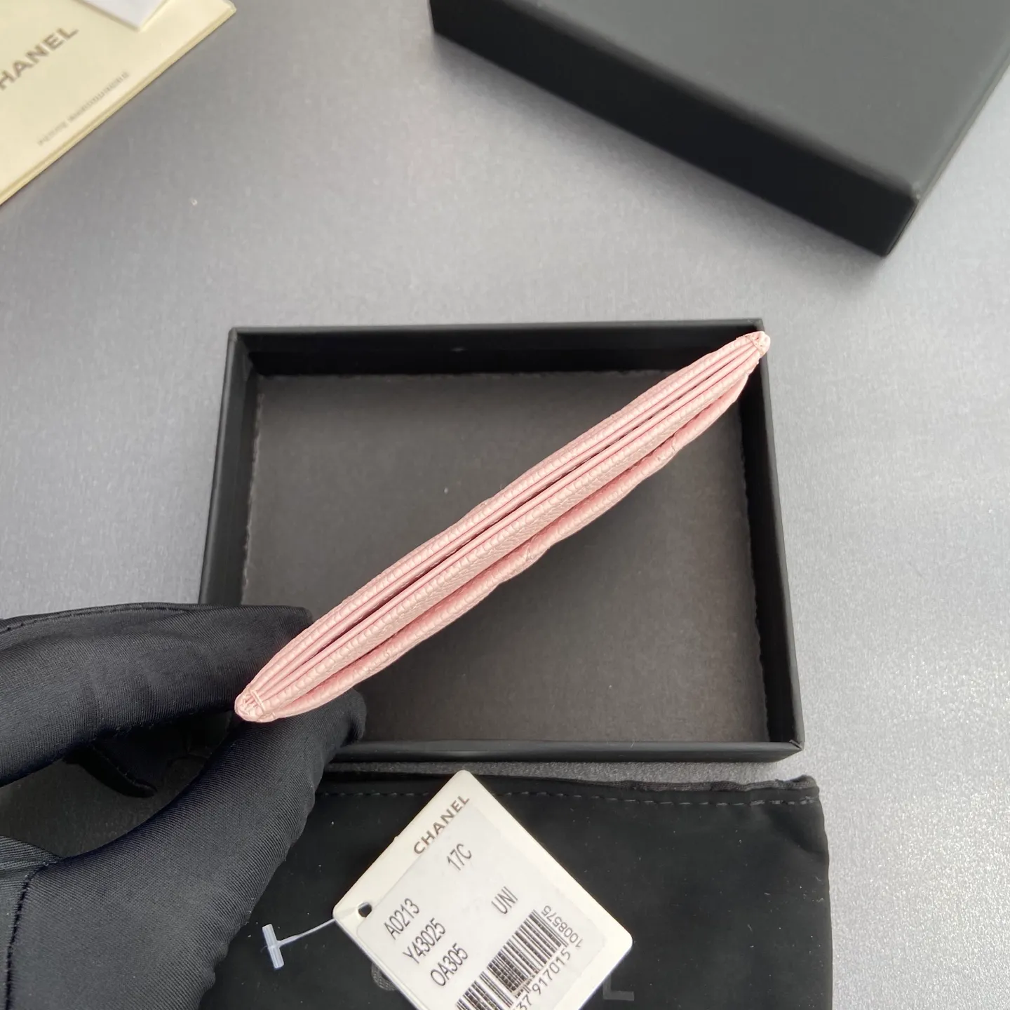 Xiaoxiang imported Italian leather Item No.: A31510 0213 Price: 190 Size: w11×h7.5cm Color: Light pink ball pattern light gold steel mark