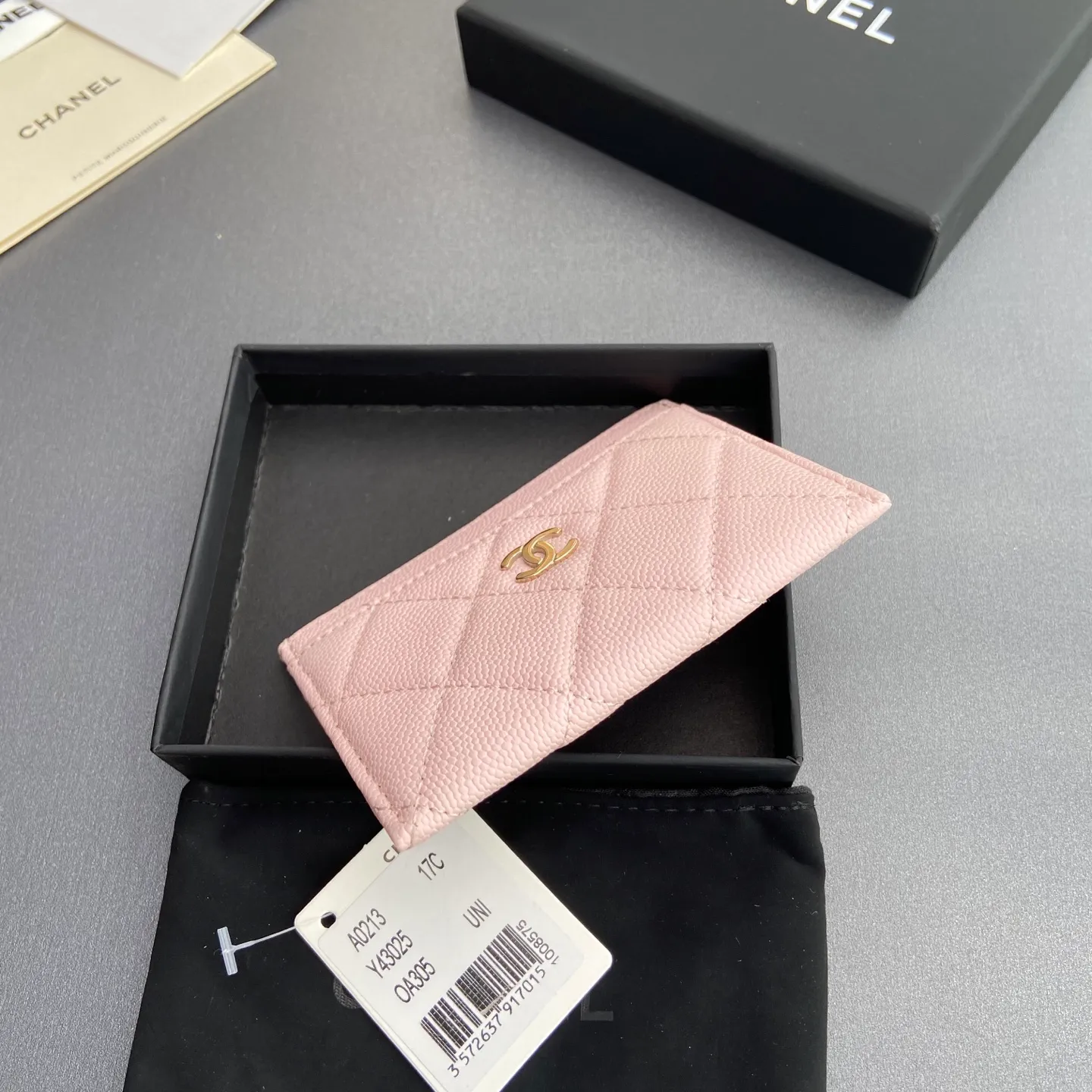 Xiaoxiang imported Italian leather Item No.: A31510 0213 Price: 190 Size: w11×h7.5cm Color: Light pink ball pattern light gold steel mark