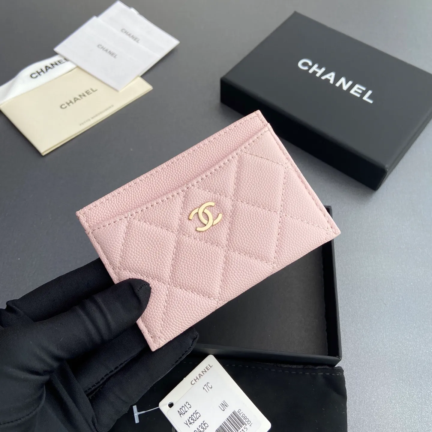 Xiaoxiang imported Italian leather Item No.: A31510 0213 Price: 190 Size: w11×h7.5cm Color: Light pink ball pattern light gold steel mark