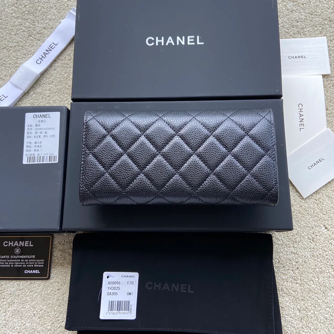 460💰Xiaoxiang imported Italian grained calfskin Item number: A50096 Size: w19×h10.5×d3cm Color: black ball pattern silver steel mark