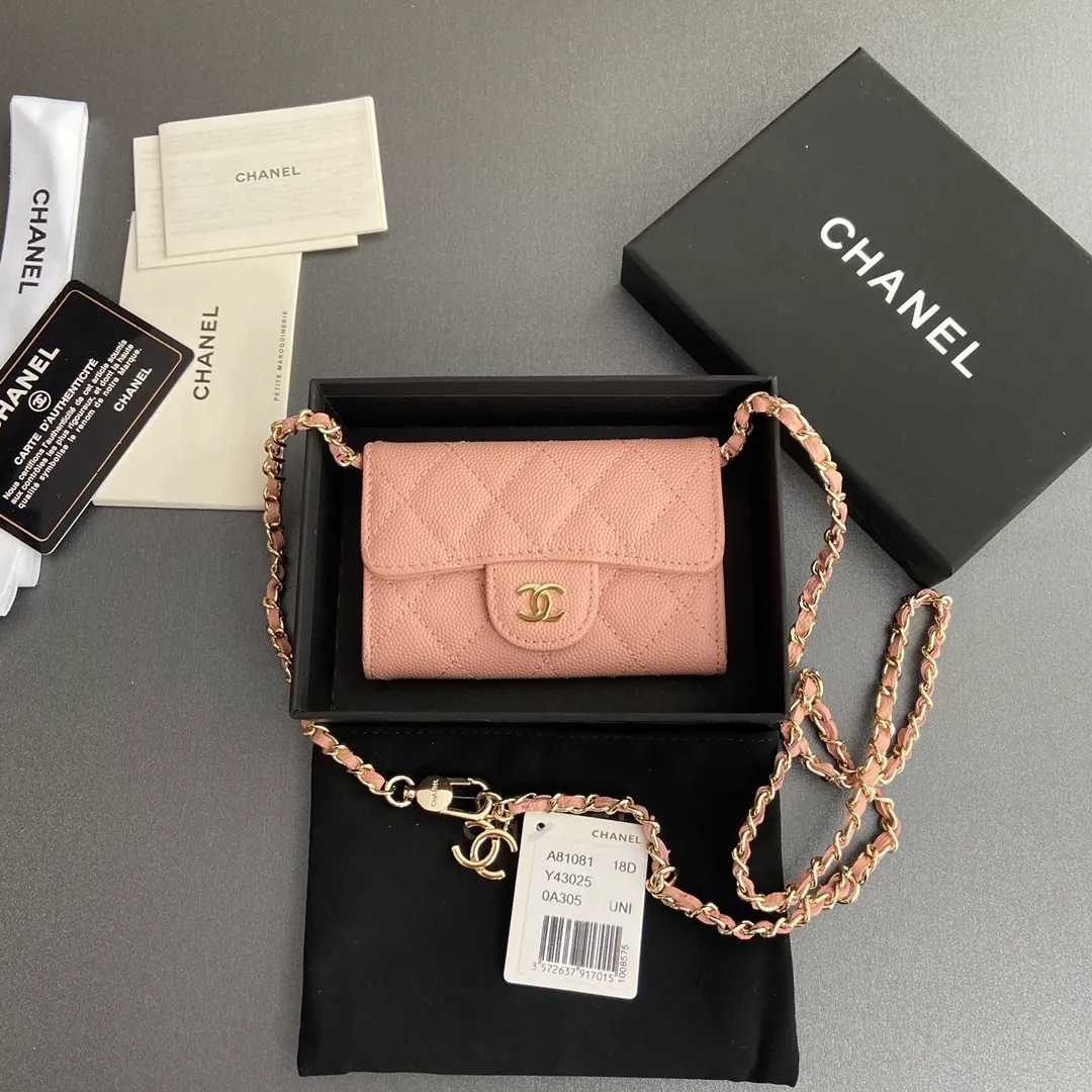 Xiaoxiang imported Italian grain cowhide Item number: A81081 (chain small card holder) Price: 420 Size: w11×h7cm Color: pink fine ball pattern gold steel mark hardware