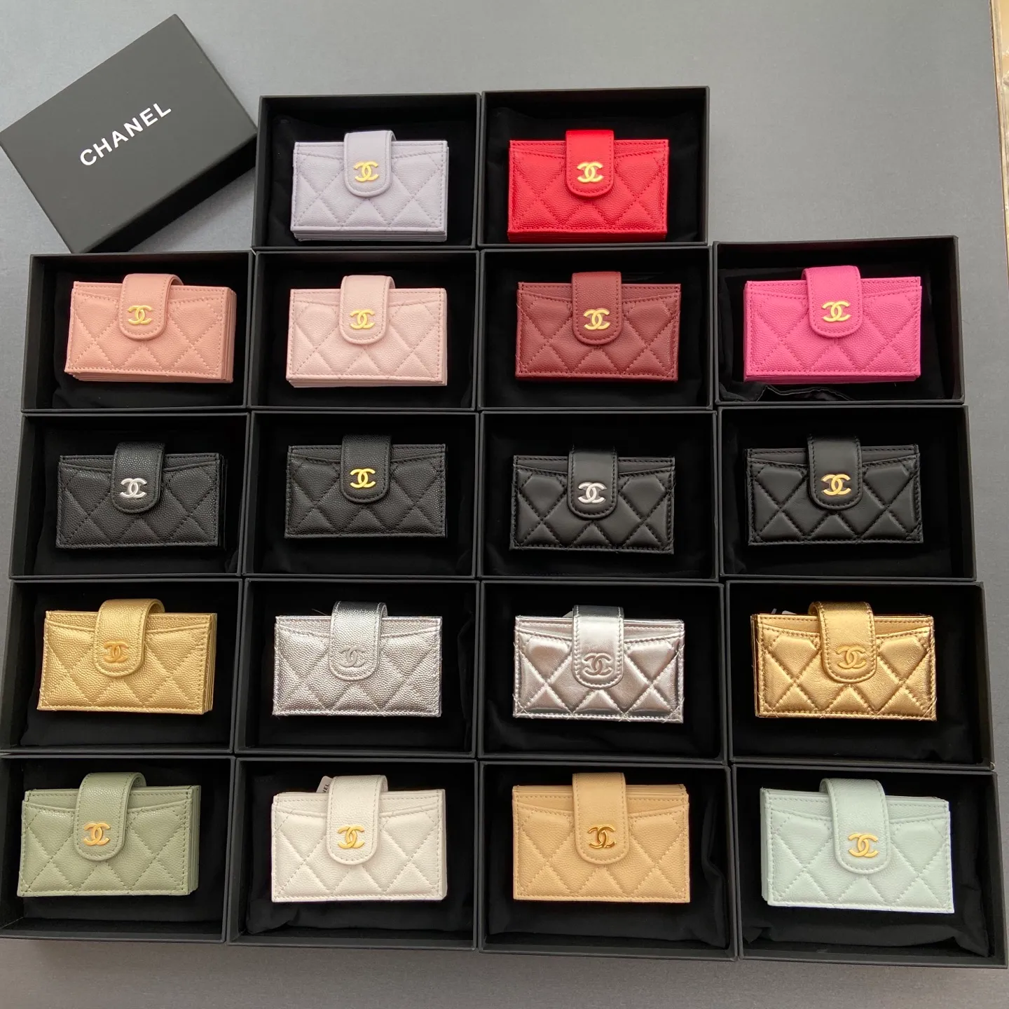 [Special grade hardware original leather] ¥400 Small fragrant organ multi-card slot card holder series with iconic metal logo Metal hardware, special Italian imported leather 6 card slots No.: 0342 Size: w10×h6×2cm