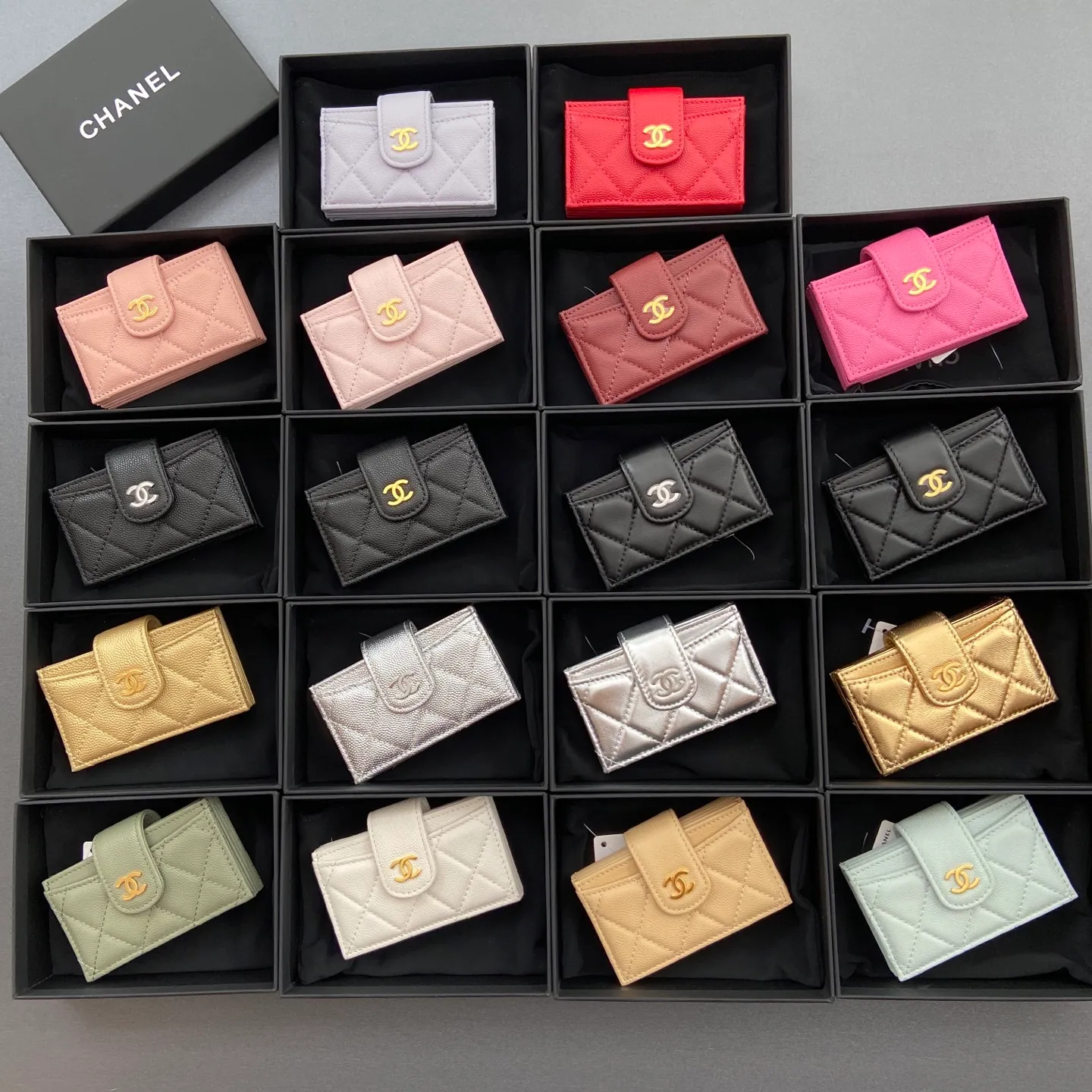 [Special grade hardware original leather] ¥400 Small fragrant organ multi-card slot card holder series with iconic metal logo Metal hardware, special Italian imported leather 6 card slots No.: 0342 Size: w10×h6×2cm