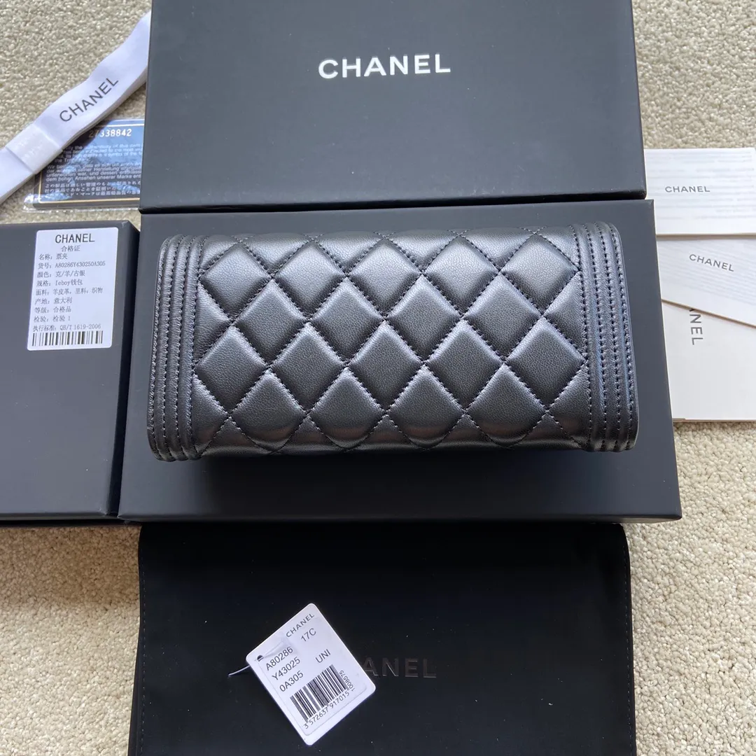 480💰Xiaoxiang imported Italian sheepskin Item number: A80286 Size: w19×h10.5×d3cm Color: black sheepskin with silver mark