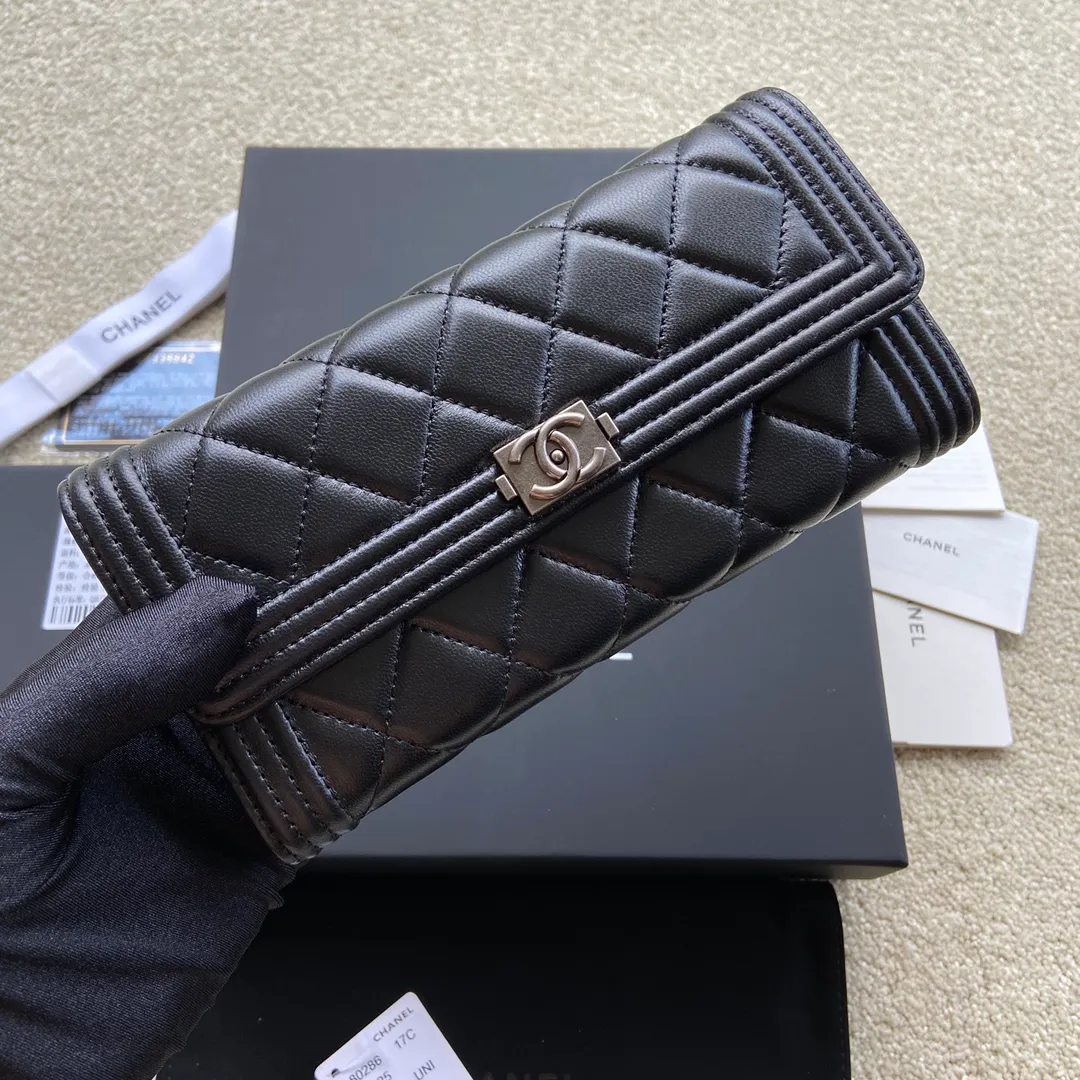 480💰Xiaoxiang imported Italian sheepskin Item number: A80286 Size: w19×h10.5×d3cm Color: black sheepskin with silver mark