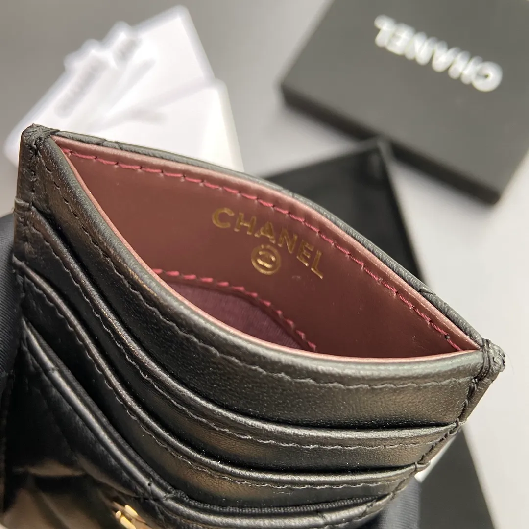 [Special grade hardware original leather] ¥260 Xiaoxiang card holder series Quilted card holder with iconic metal logo Gold-toned metal hardware, exclusive Italian imported leather 5 card slots No.: 3595 Size: w8×11.5cm